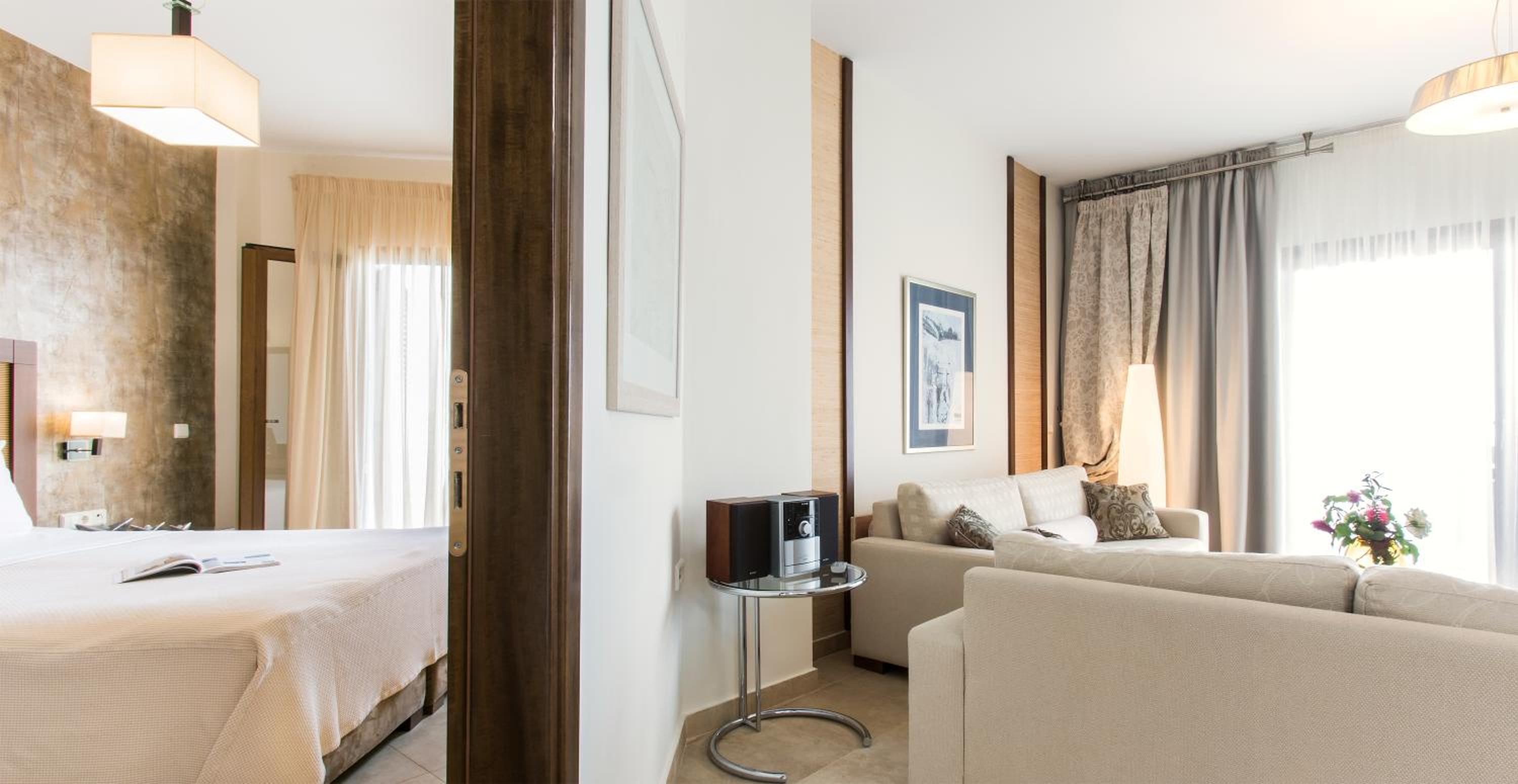 Olympia Suite- Beach Front  - Photo 6