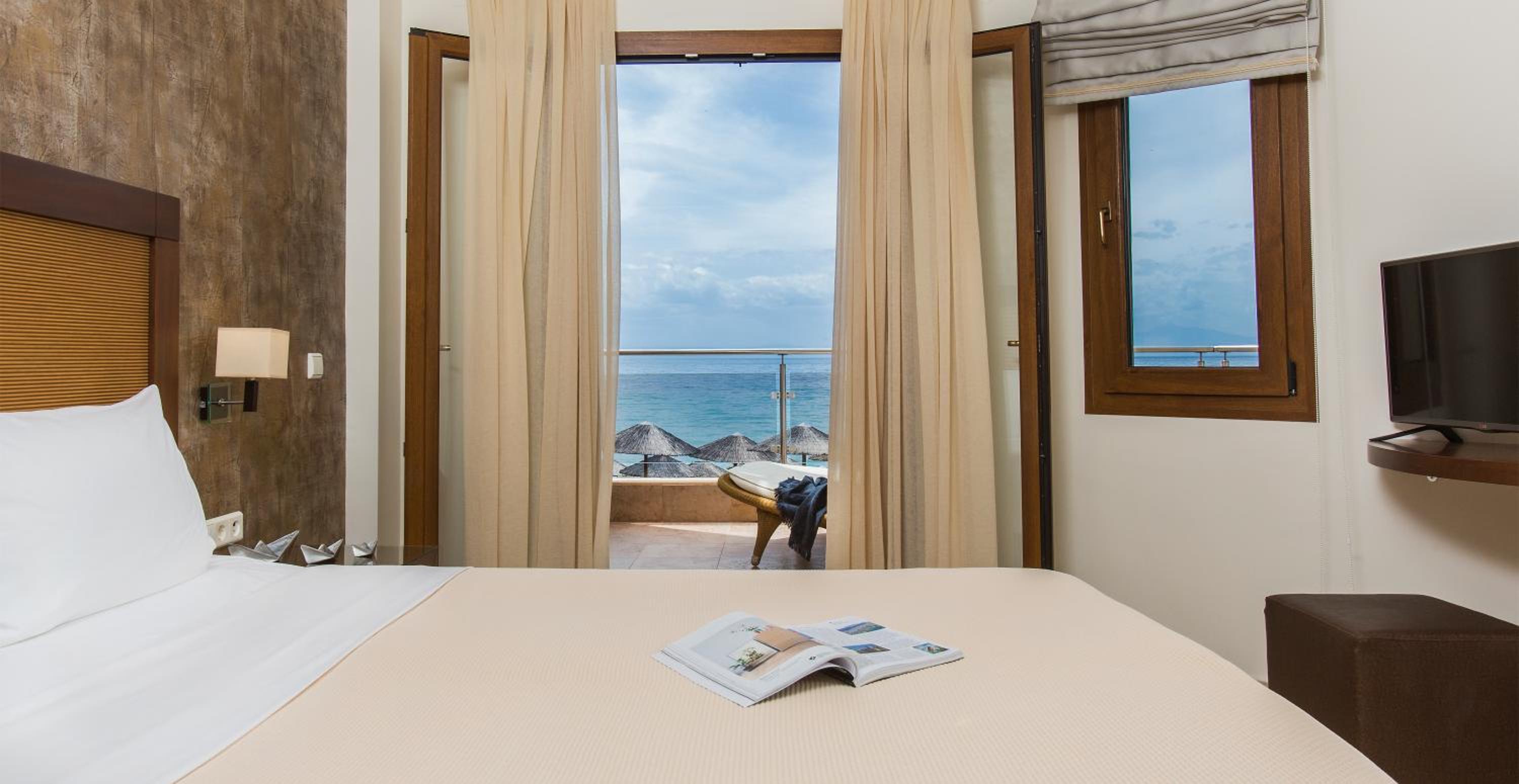 Olympia Suite- Beach Front  - Photo 2