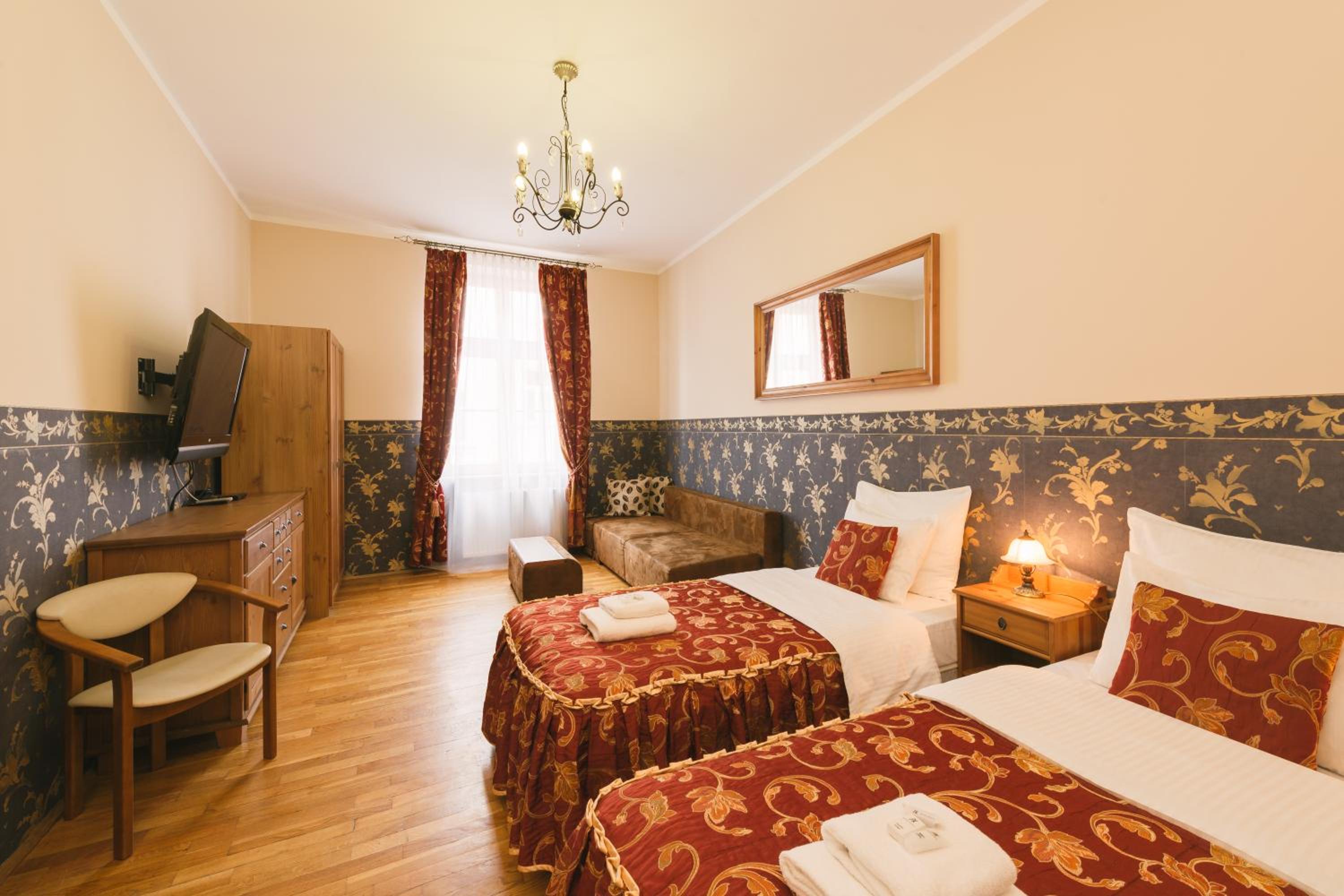 Standard Double or Twin Room - Photo 15