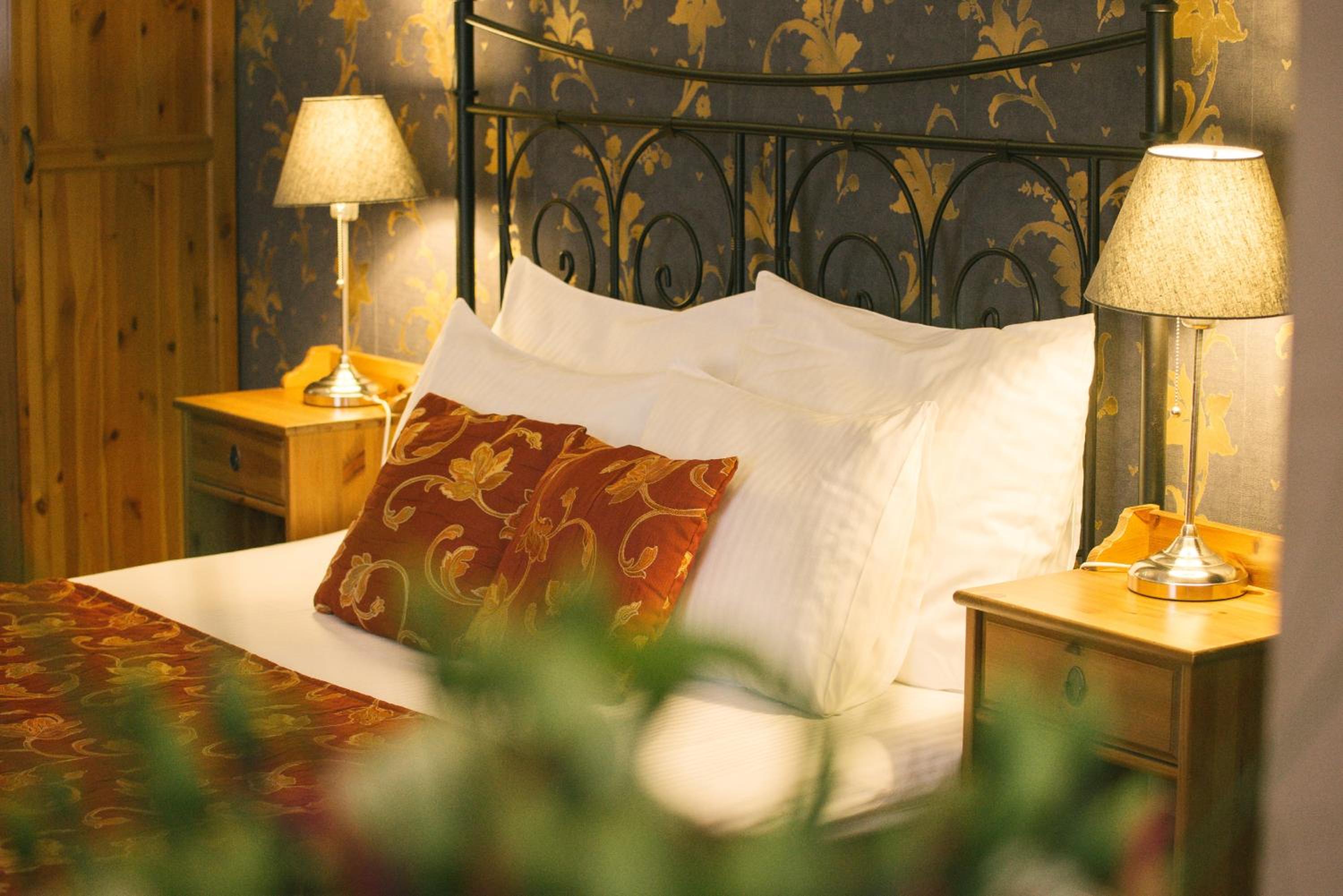 Standard Double or Twin Room - Photo 9