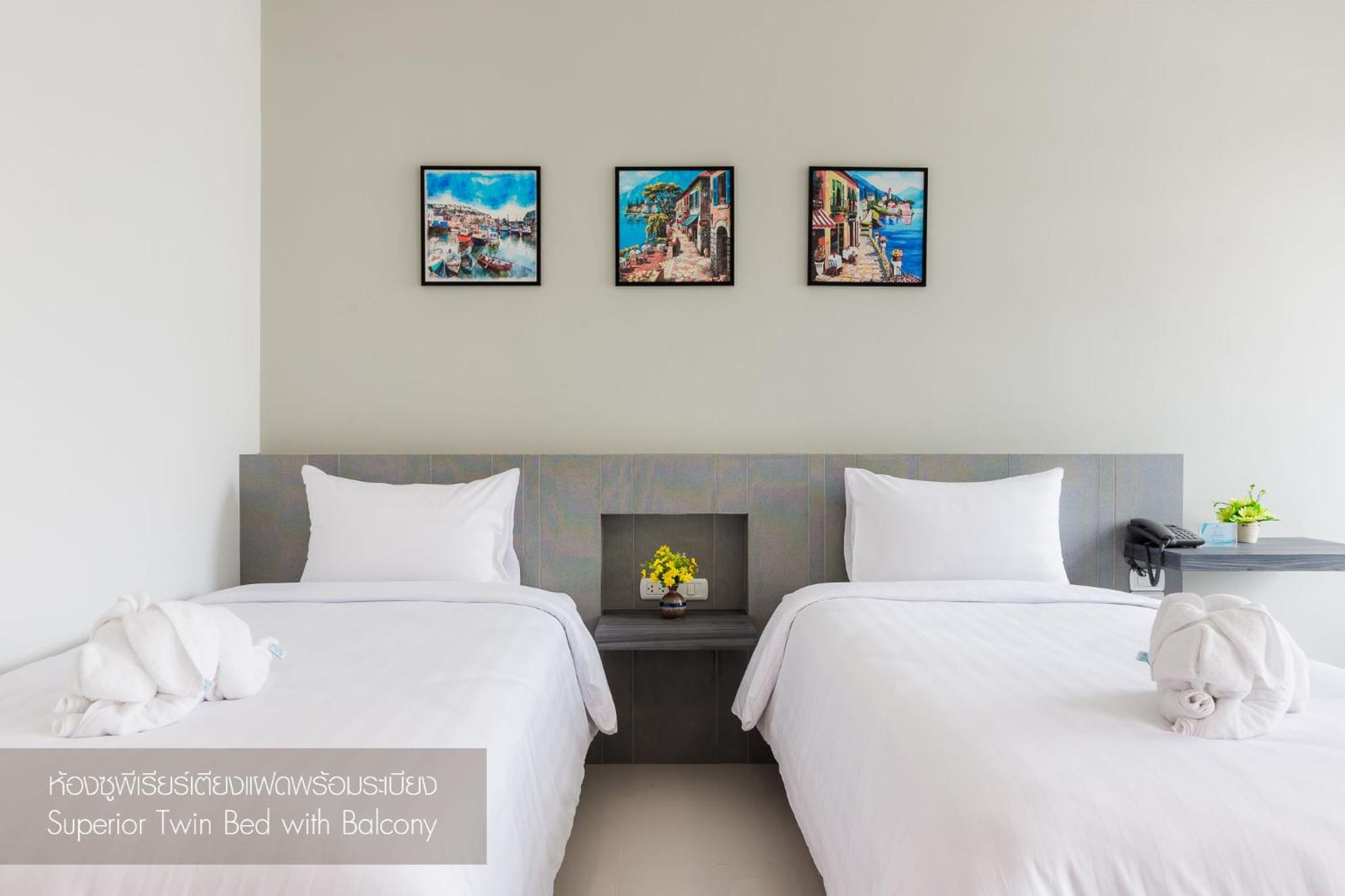 Superior Twin Room with City View photo 3