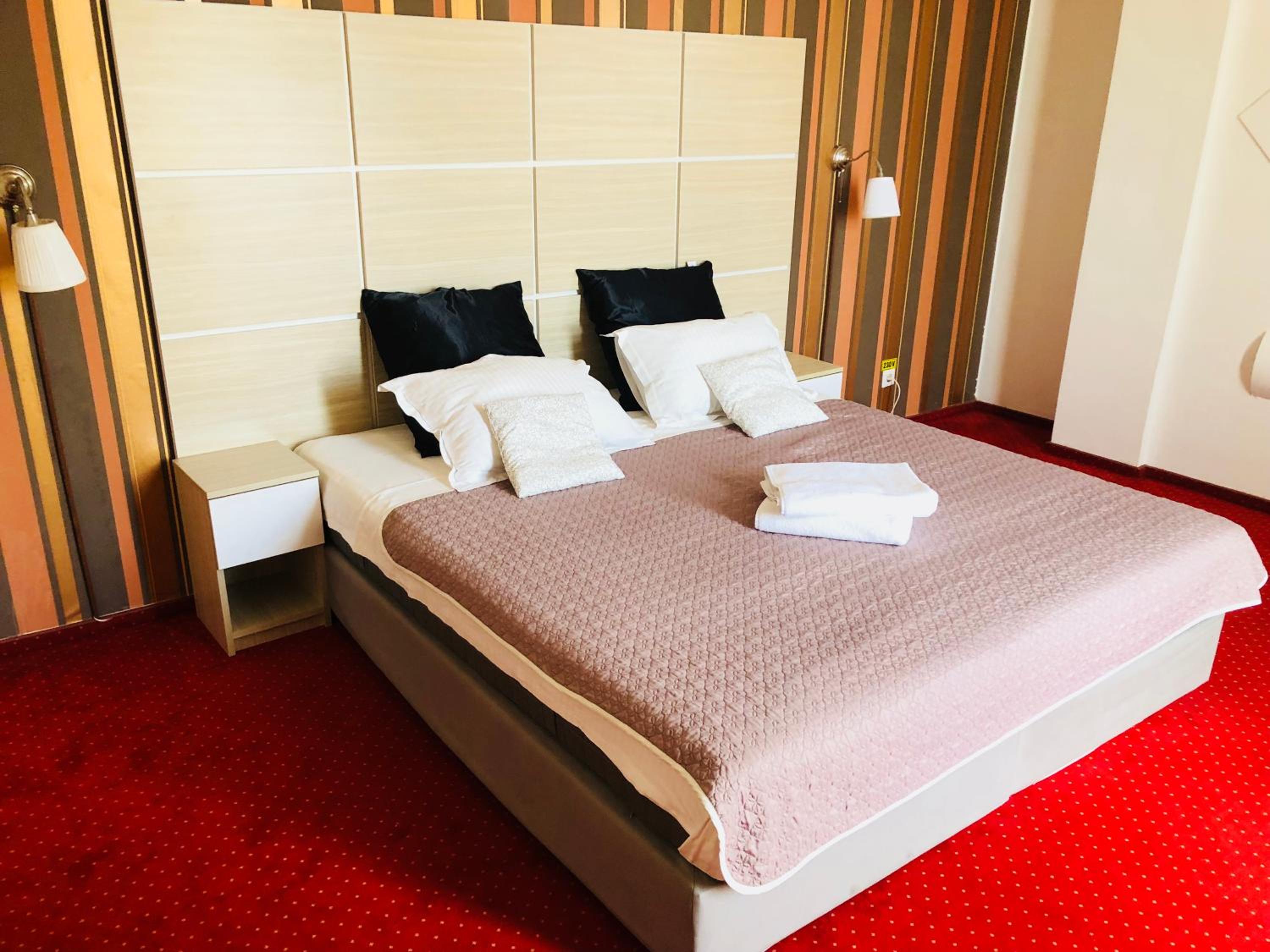 Standard Double Room - Photo 29