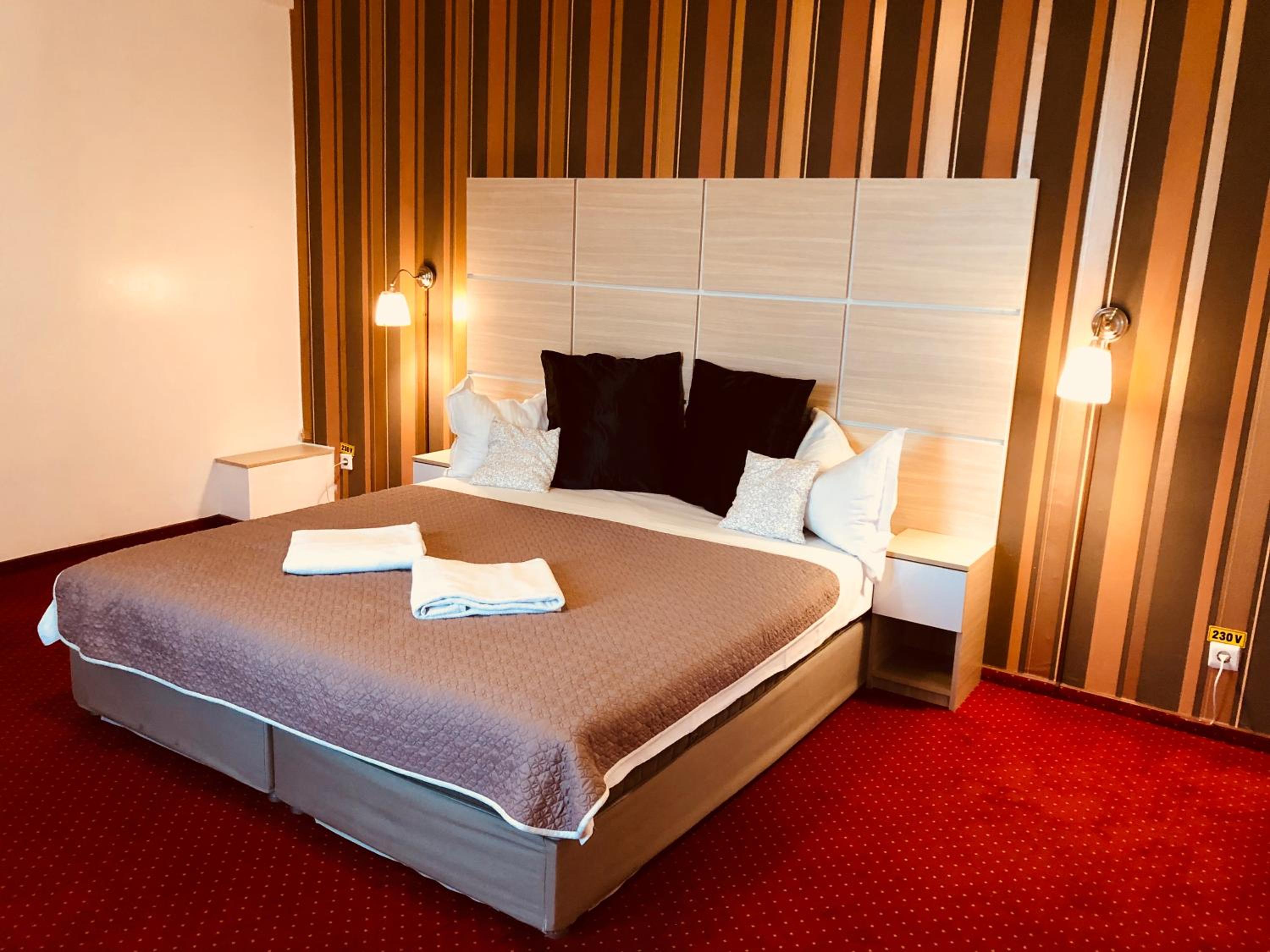 Standard Double Room - Photo 30
