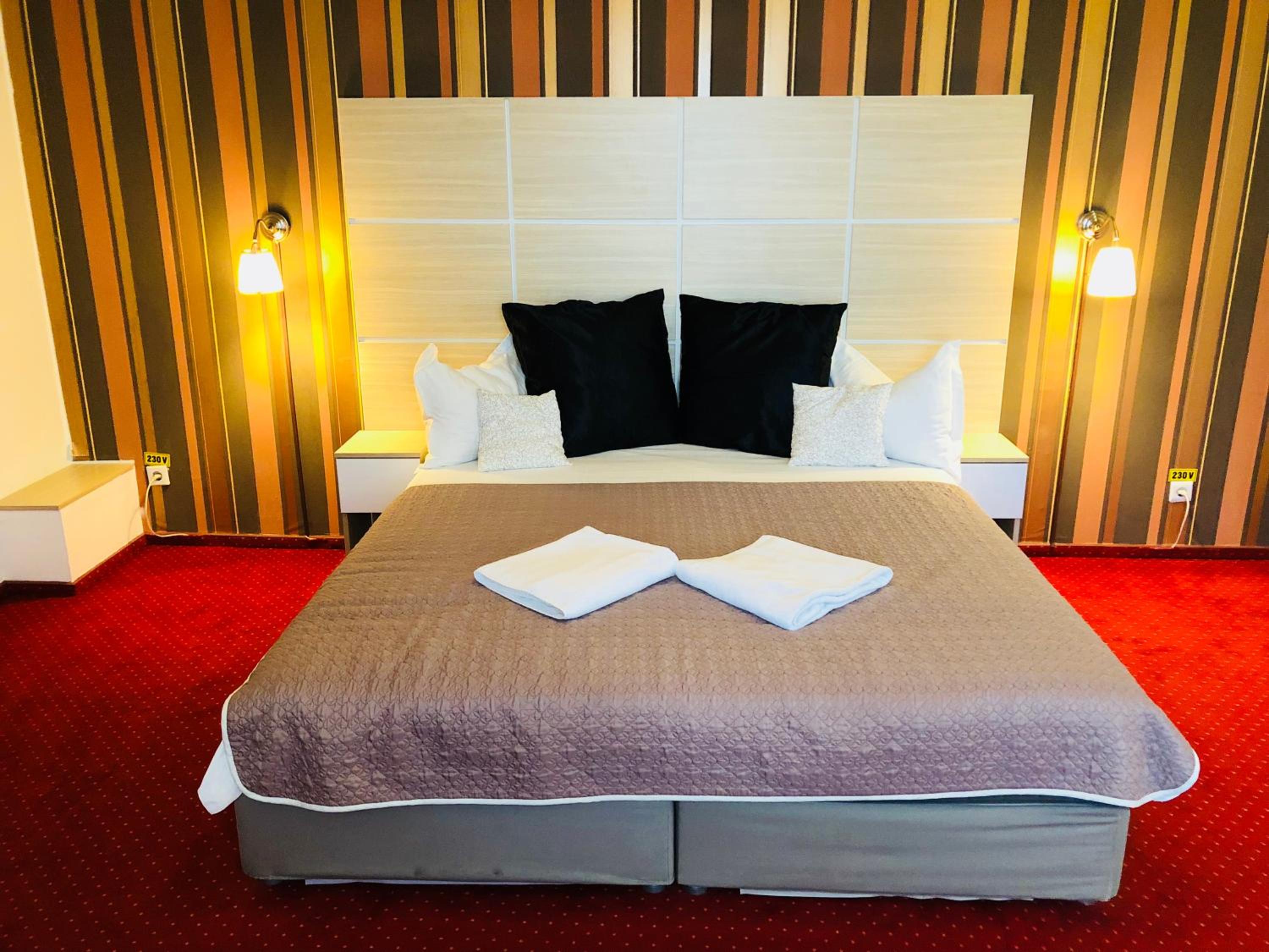 Standard Double Room - Photo 31