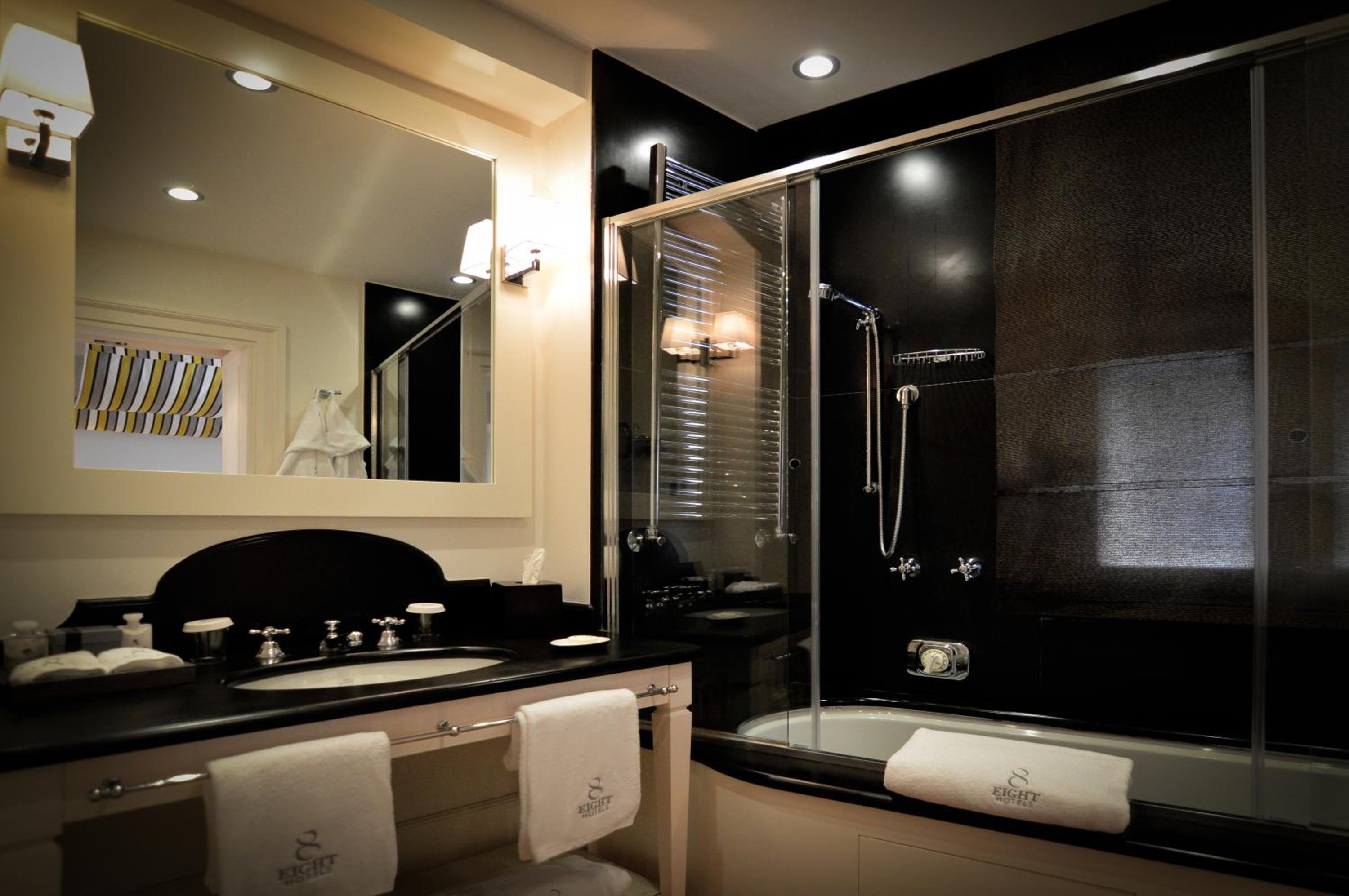 Double or Twin Room - Photo 5