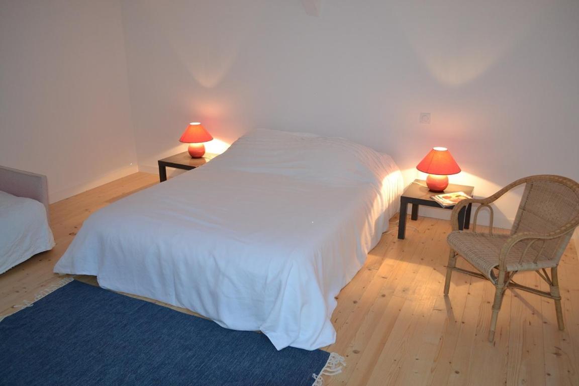 Deluxe Double Room (2 Adults + 1 Child) photo 2