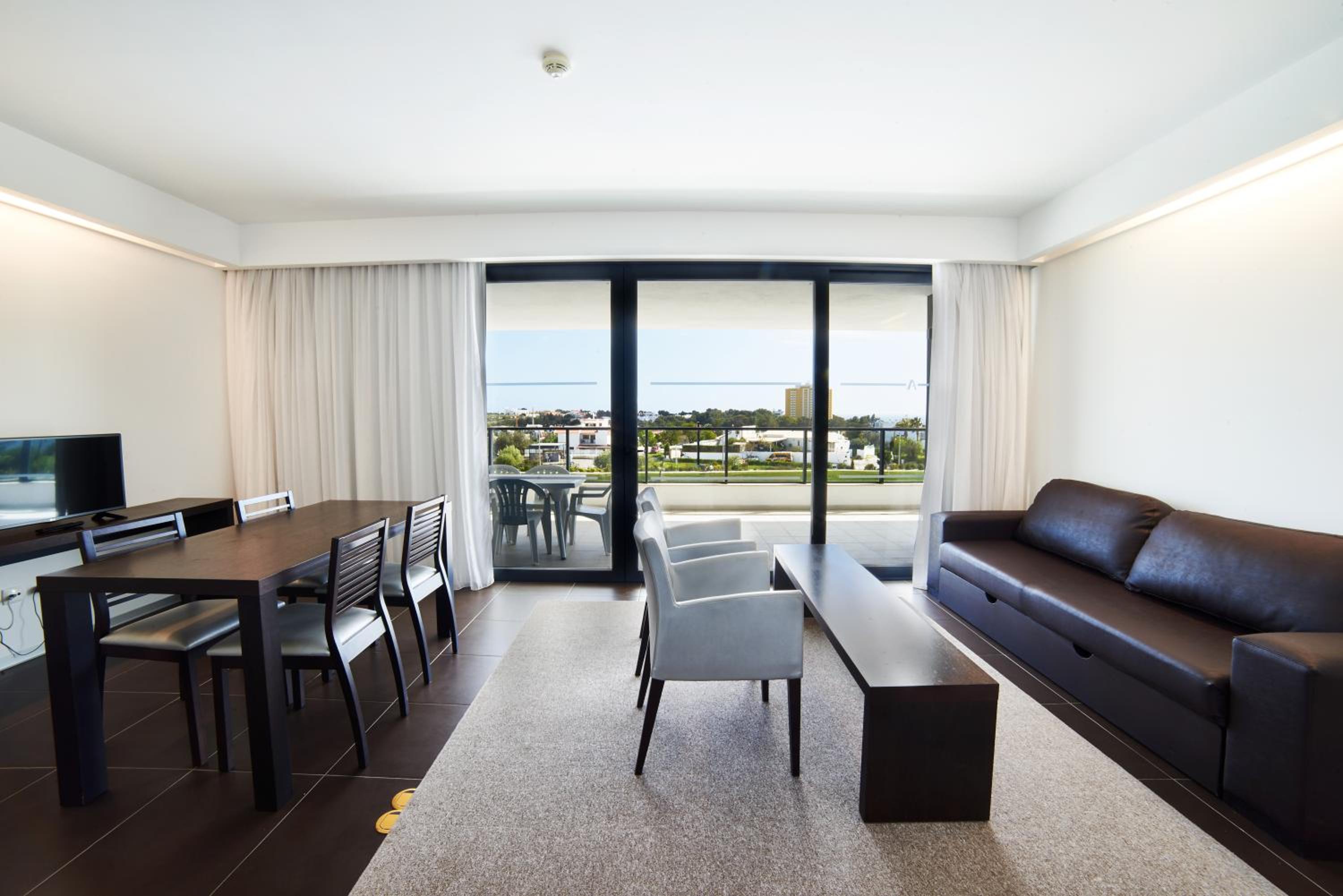 SUITE CLUB VISTA PISCINA 4AD+2CR(<12ANOS) photo 3