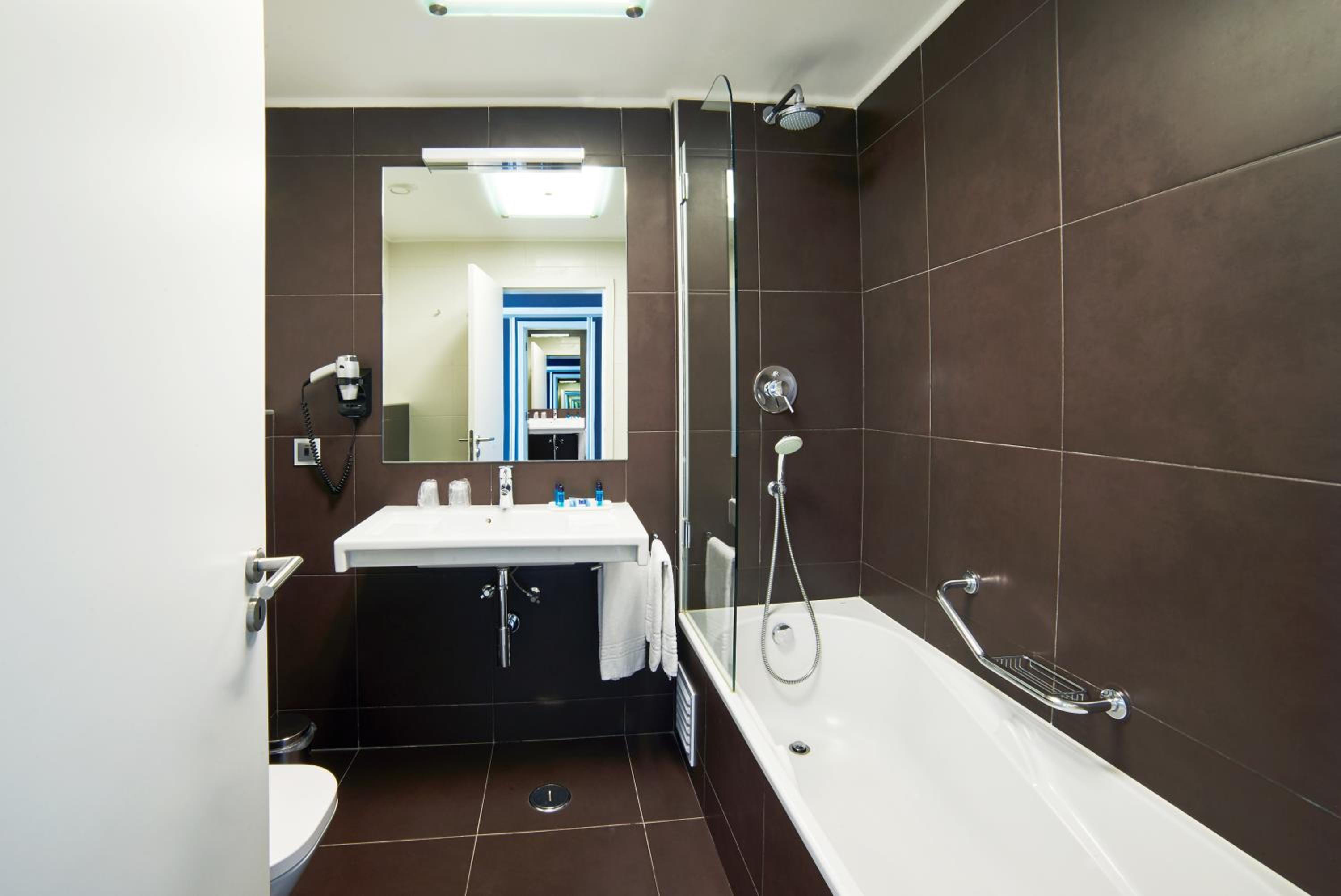 SUITE CLUB VISTA PISCINA 4AD+2CR(<12ANOS) photo 2