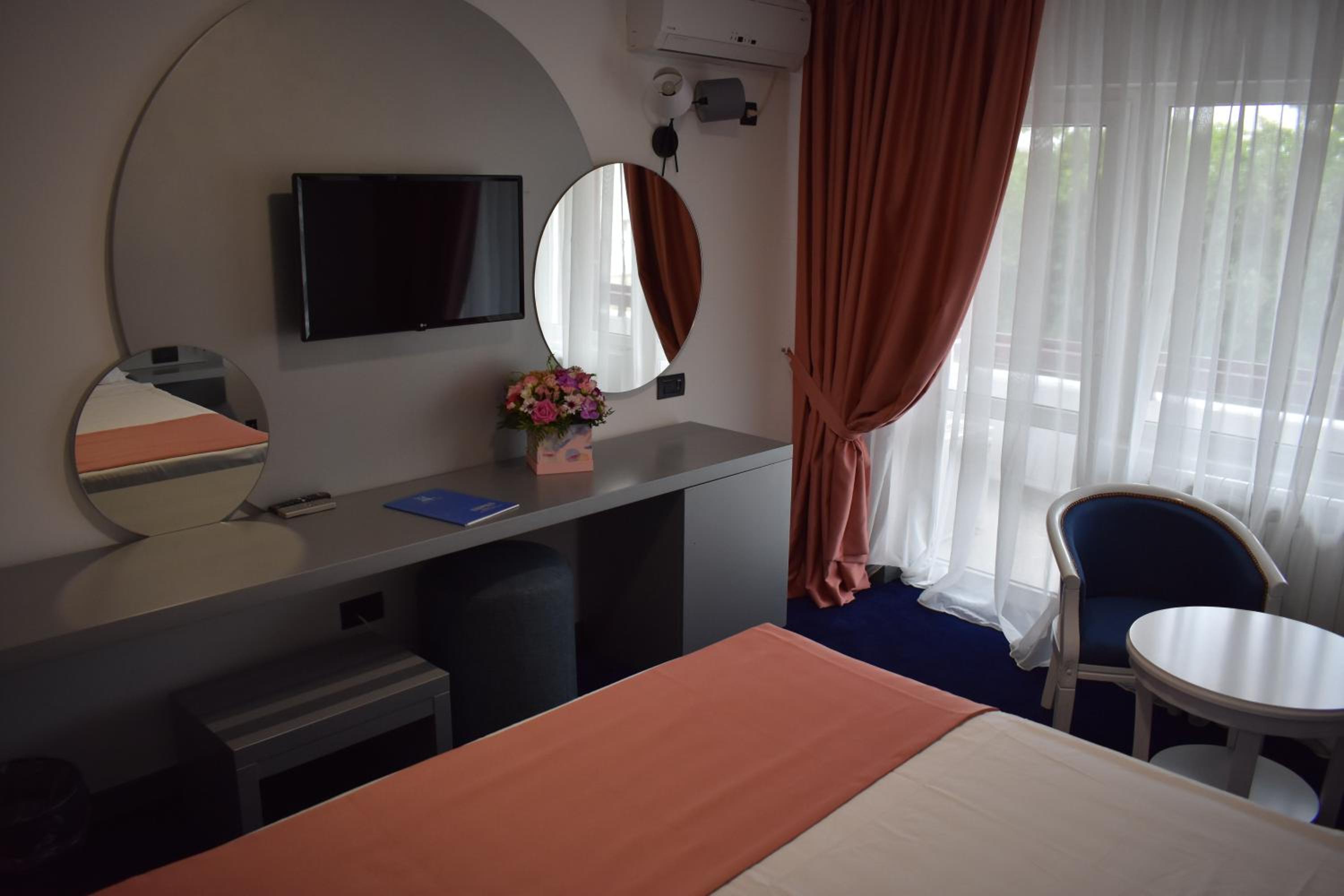 Deluxe Double Room - Photo 3