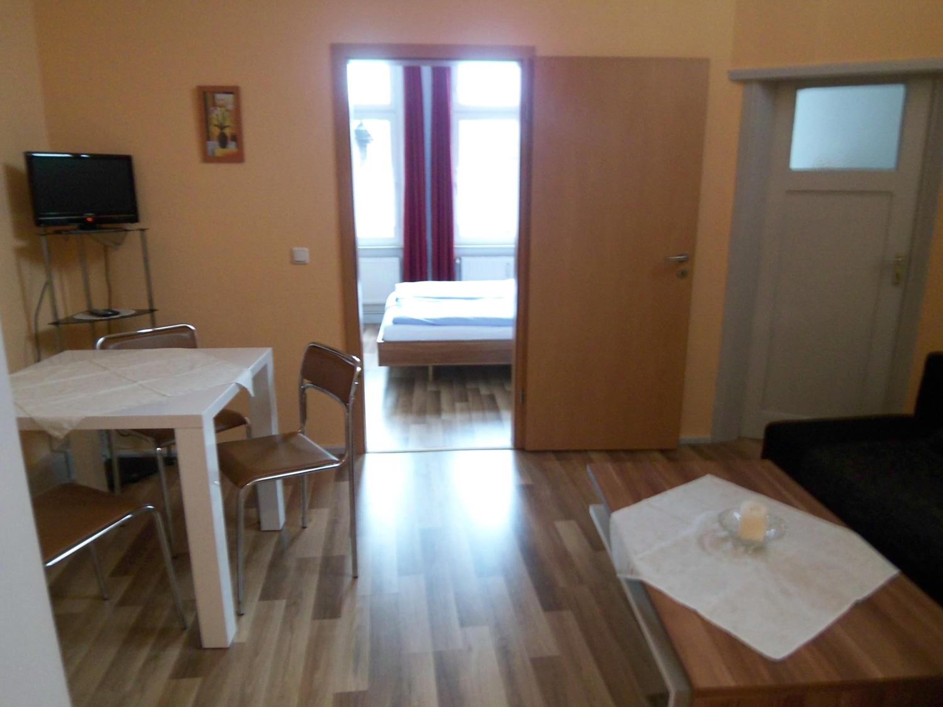 Apartment photo 2