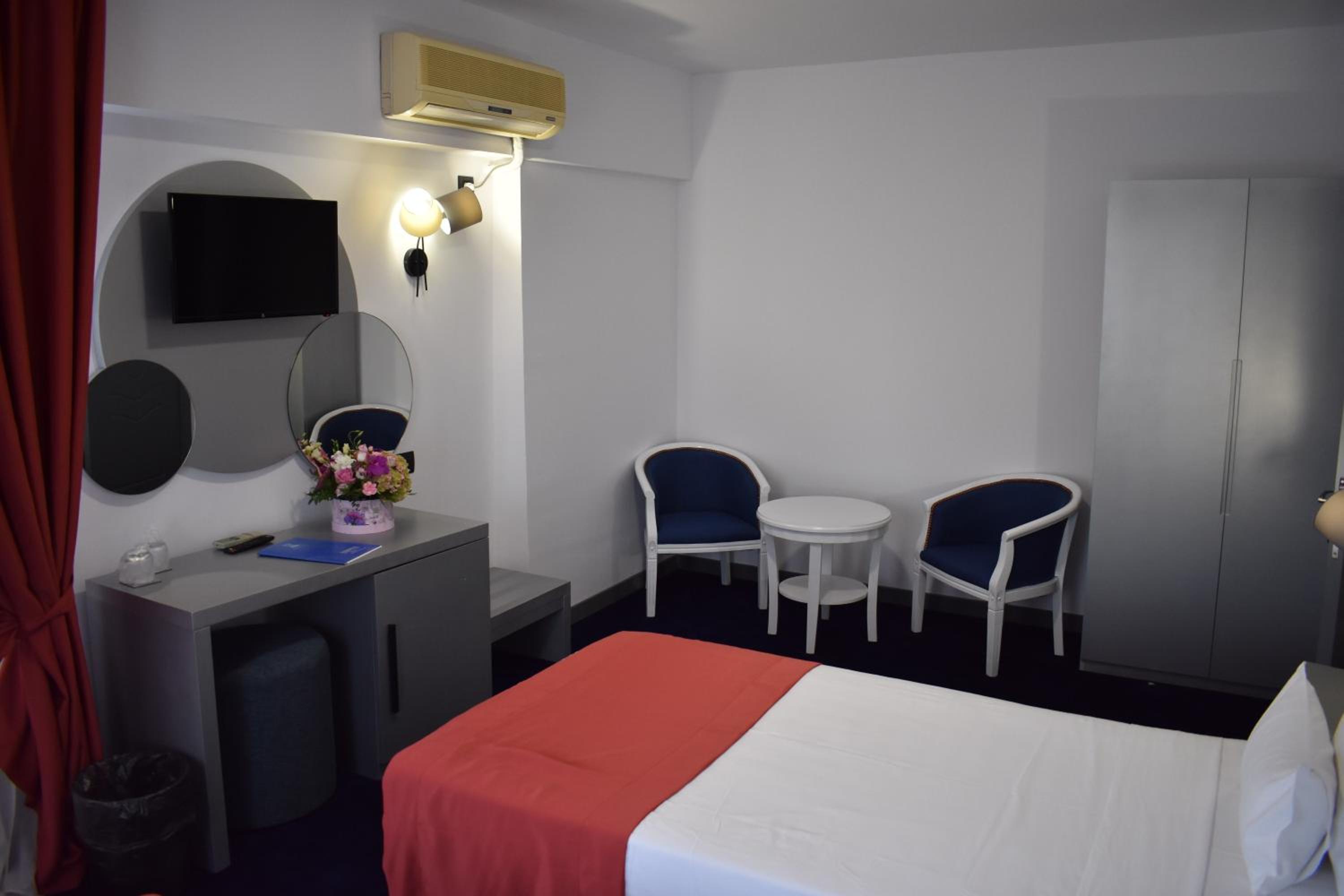 Deluxe Suite - Photo 4
