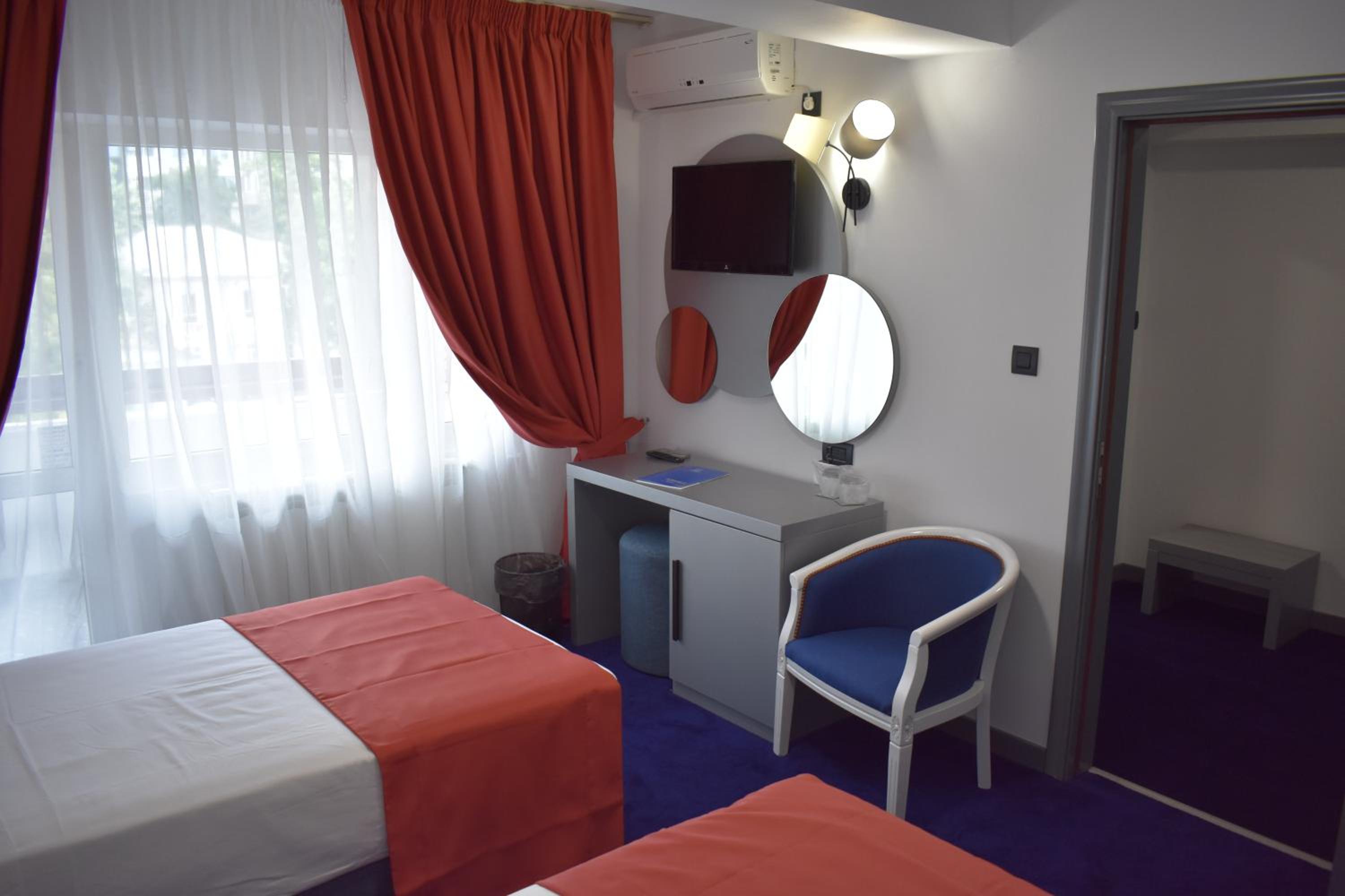 Deluxe Suite - Photo 1