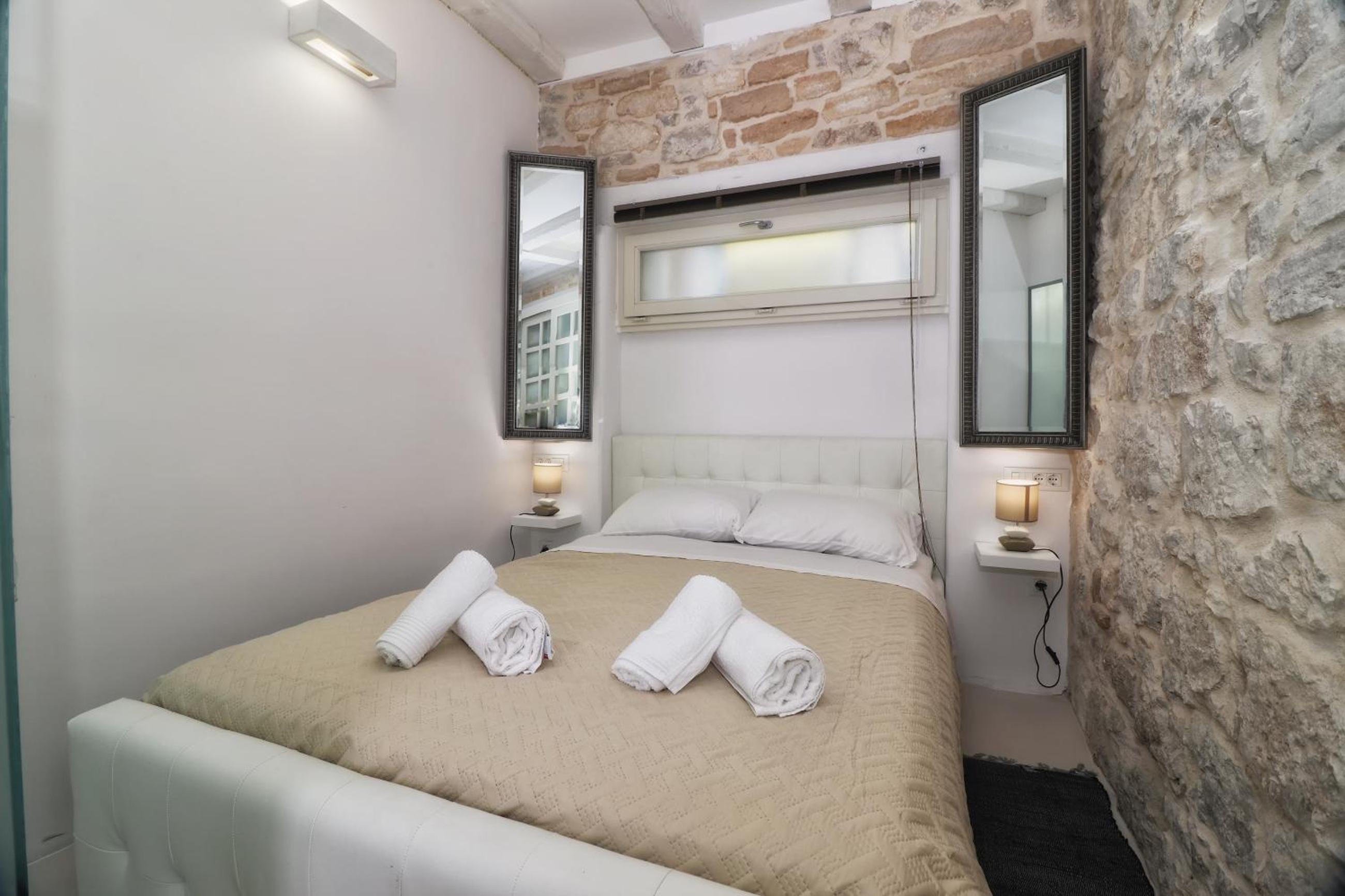 Apartment - Split Level - Photo 9