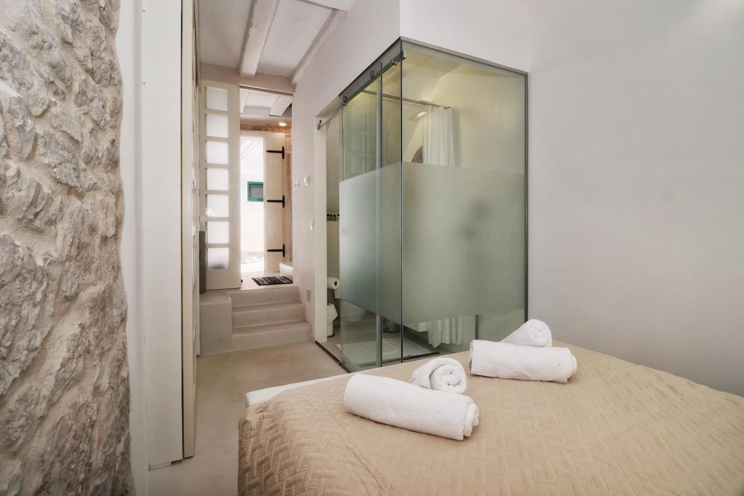 Apartment - Split Level - Photo 10