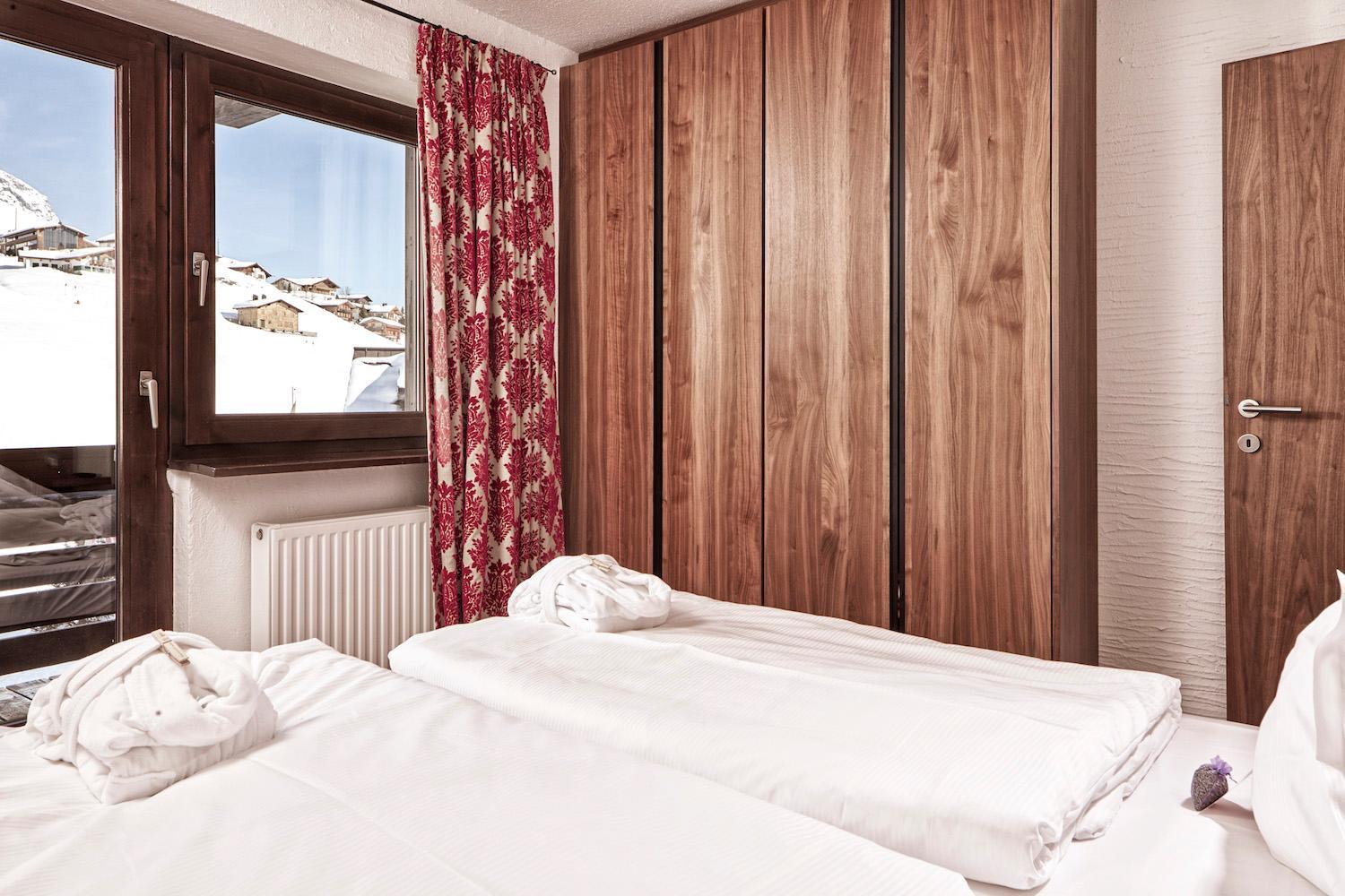 Superior Suite - Photo 9