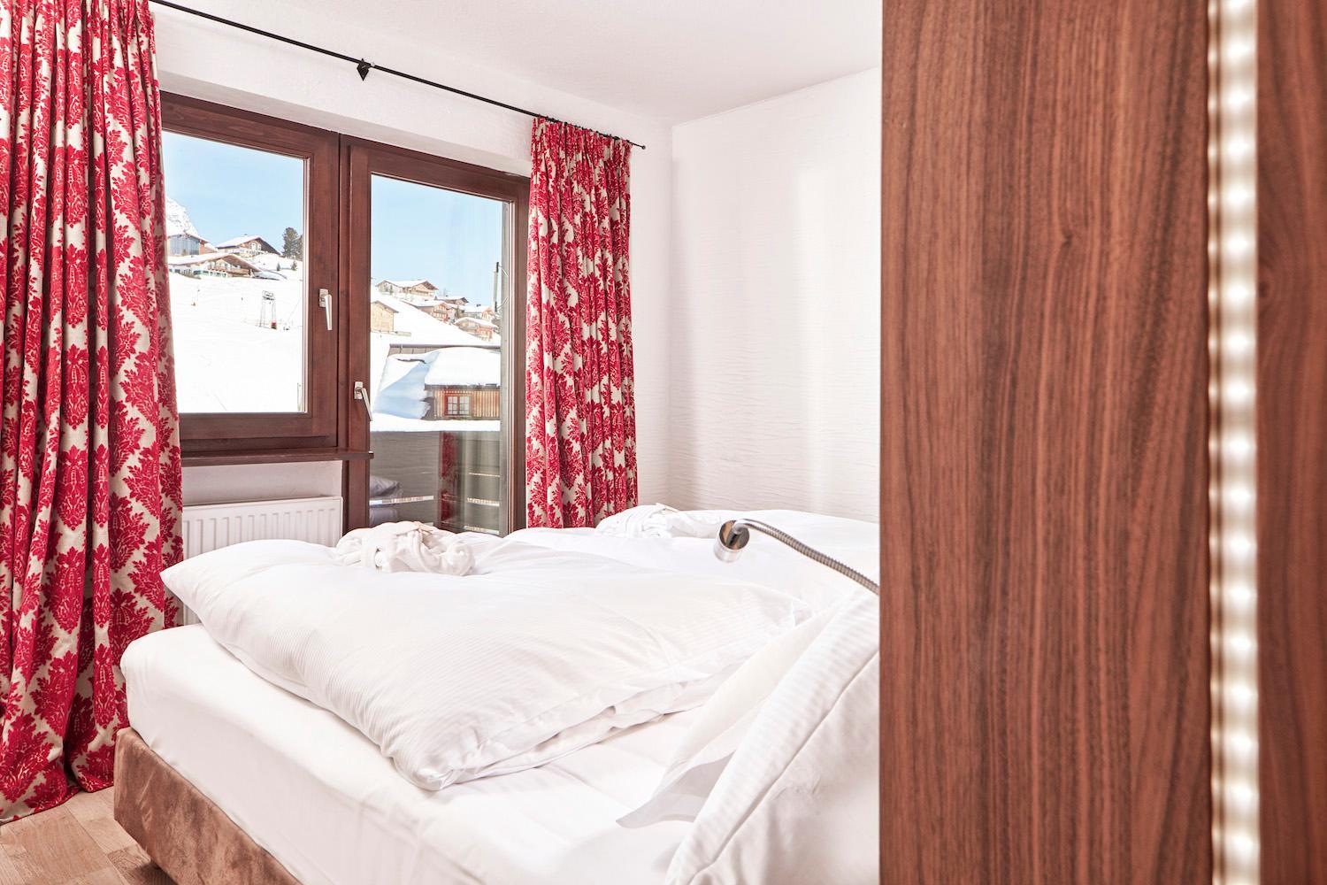 Superior Suite - Photo 8