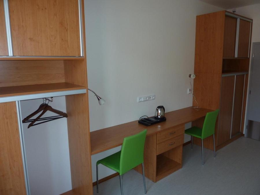Twin Room - Disability Access photo 1
