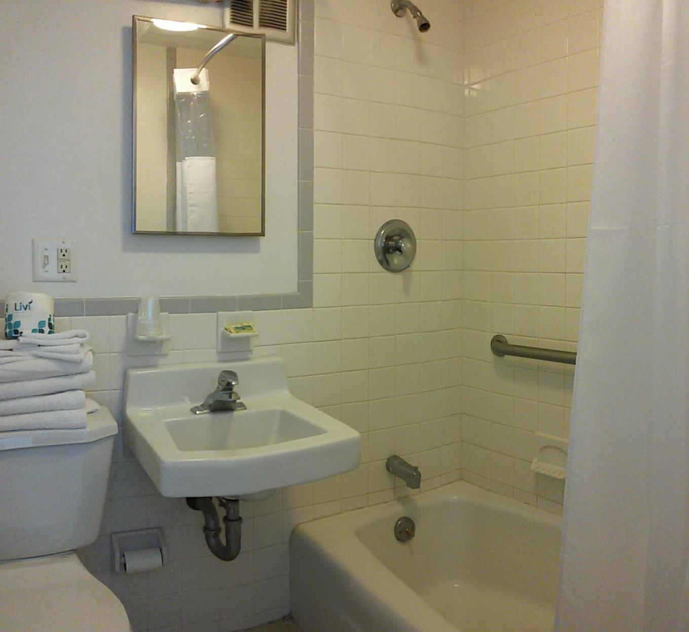 Double Room with Private Bathroom - Photo 5