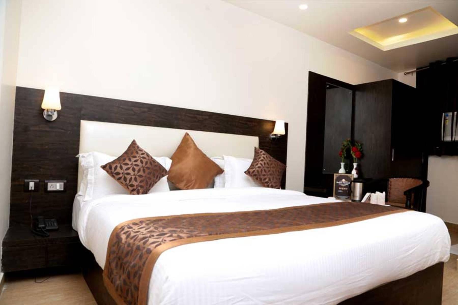 Deluxe Double Room - Photo 8