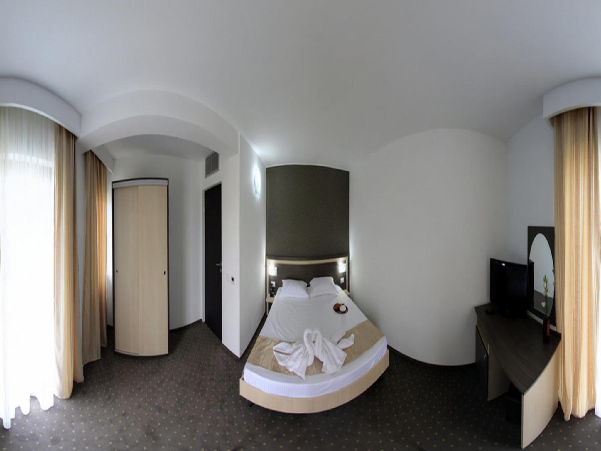 One-Bedroom Apartment with Balcony and Sea View