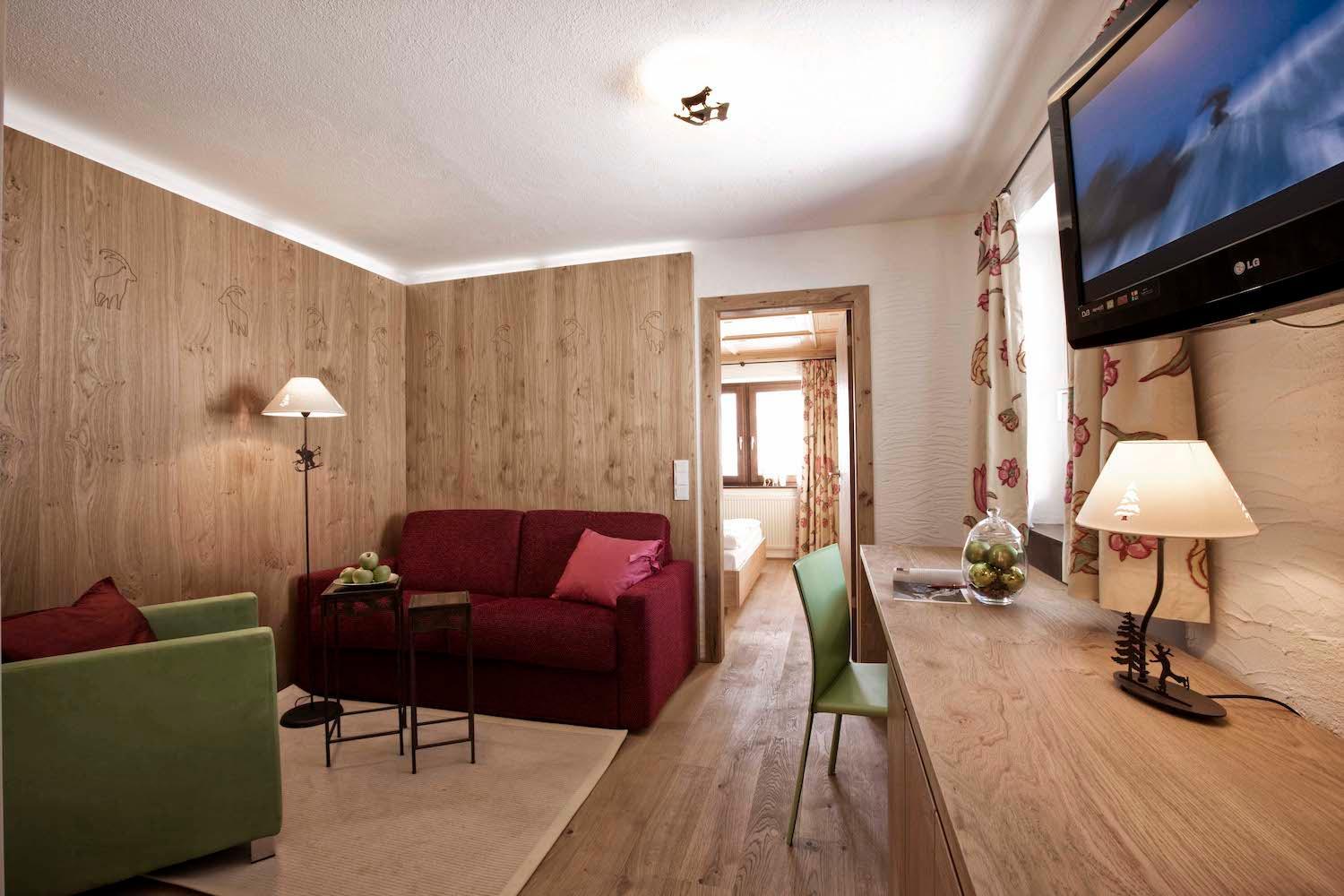 Suite - Photo 9