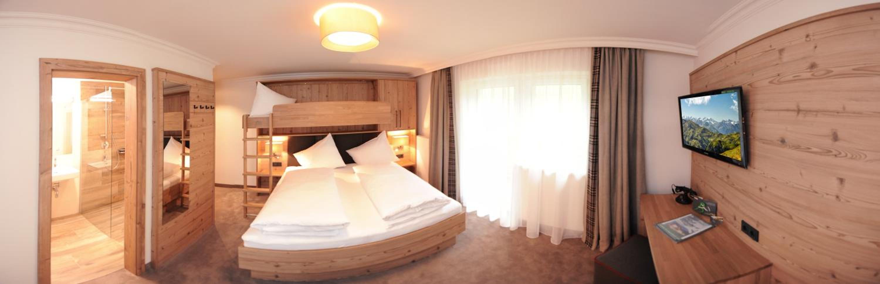 Superior Double Room with Balcony photo 1