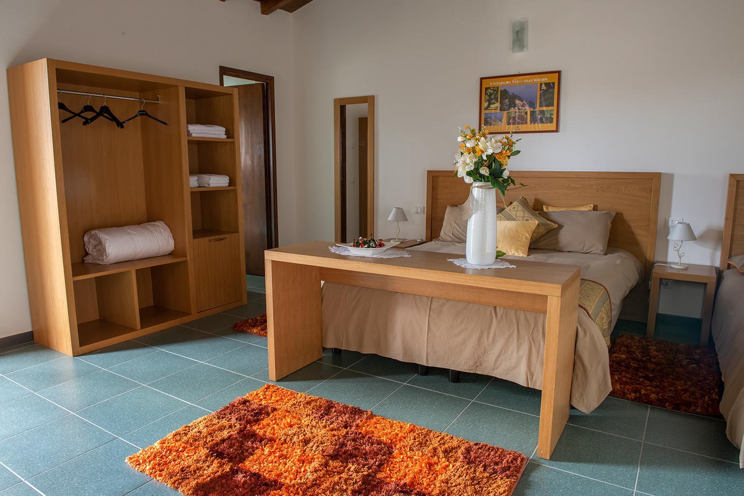 Double or Twin Room with Mountain View