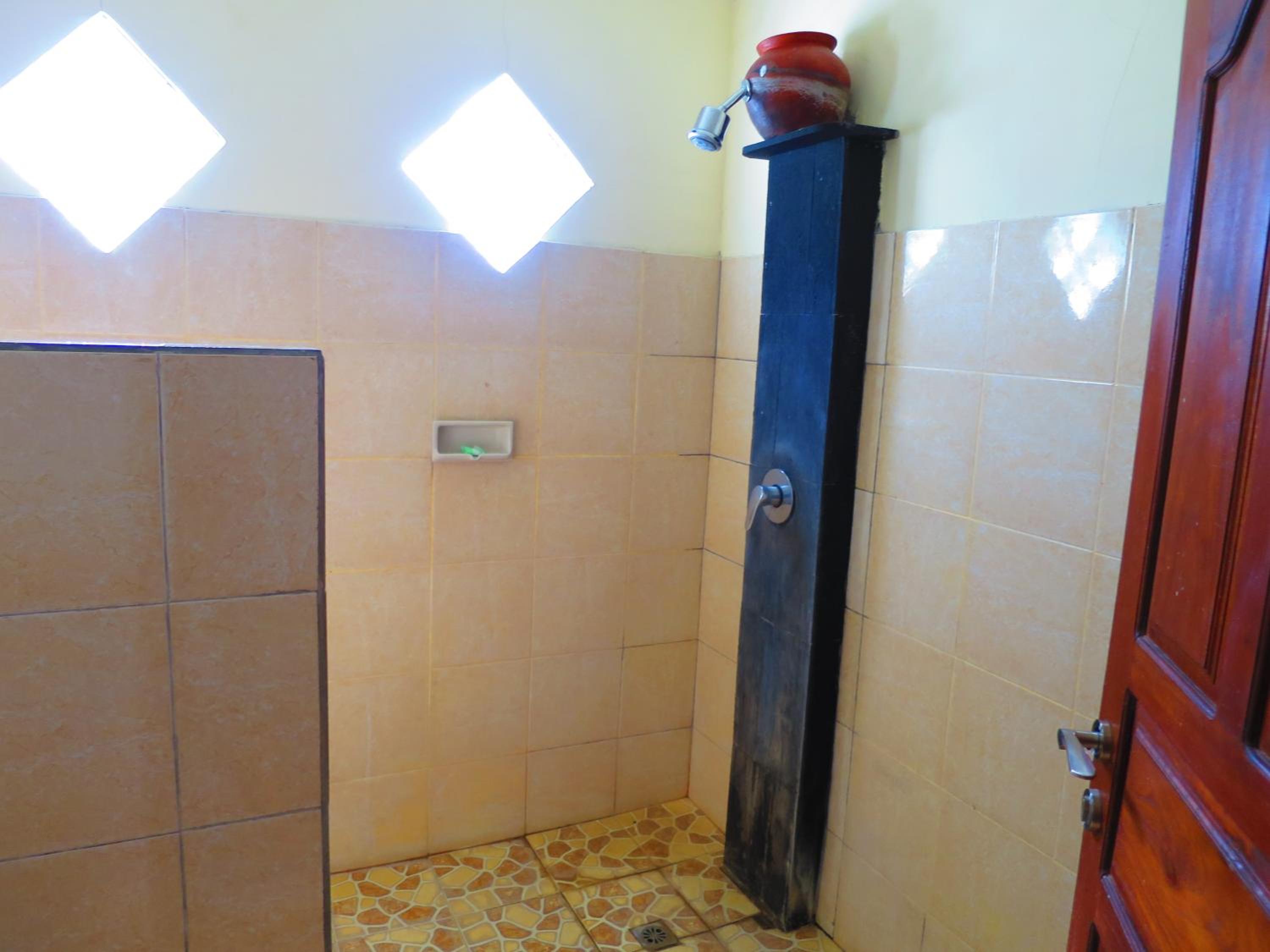 Standard Triple Room with Sea View - Photo 7