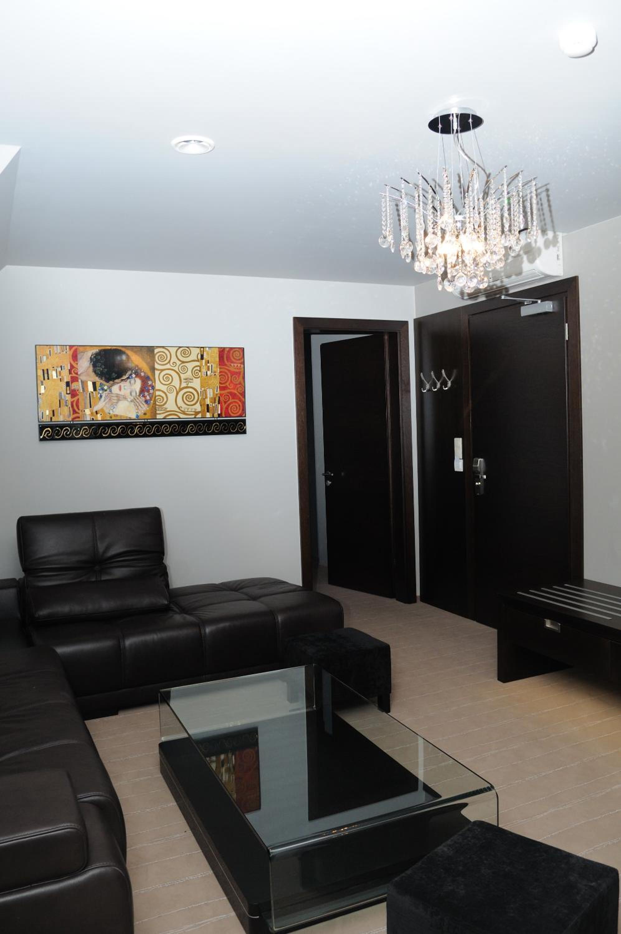 Studio Apartment photo 1