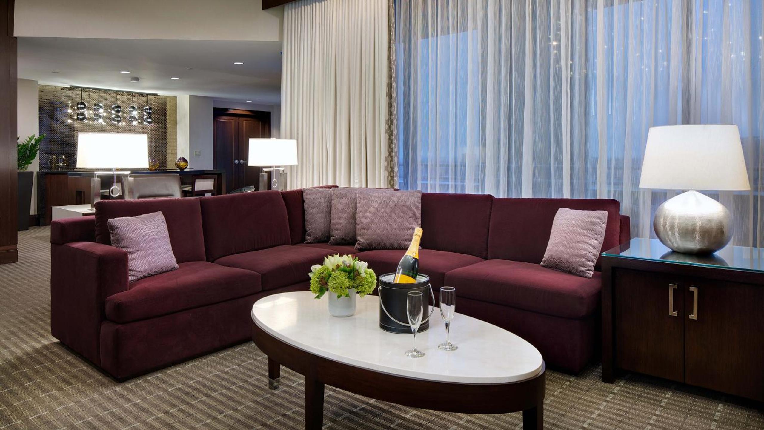 Presidential Suite thumbnail 5
