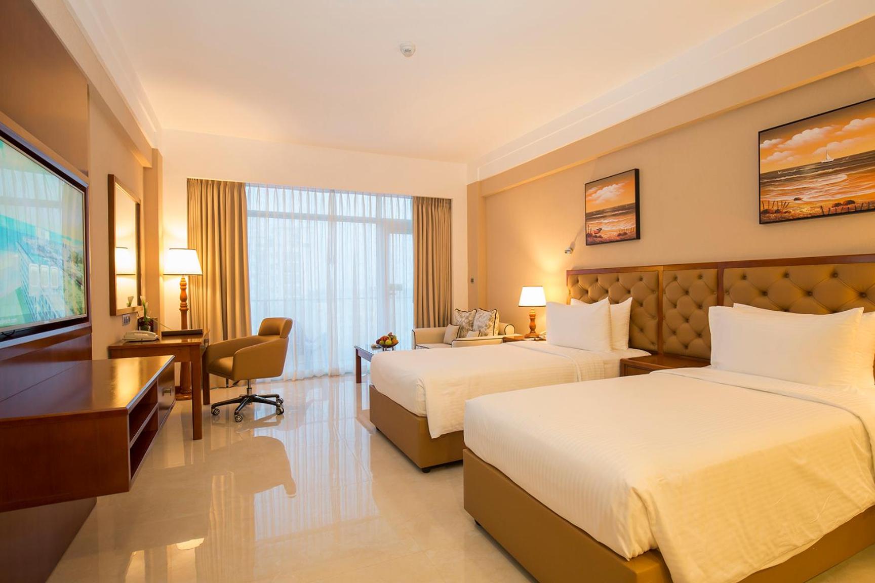 Deluxe Twin Room with Complimentary City Tour & Access to Beach Lounge - Photo 1