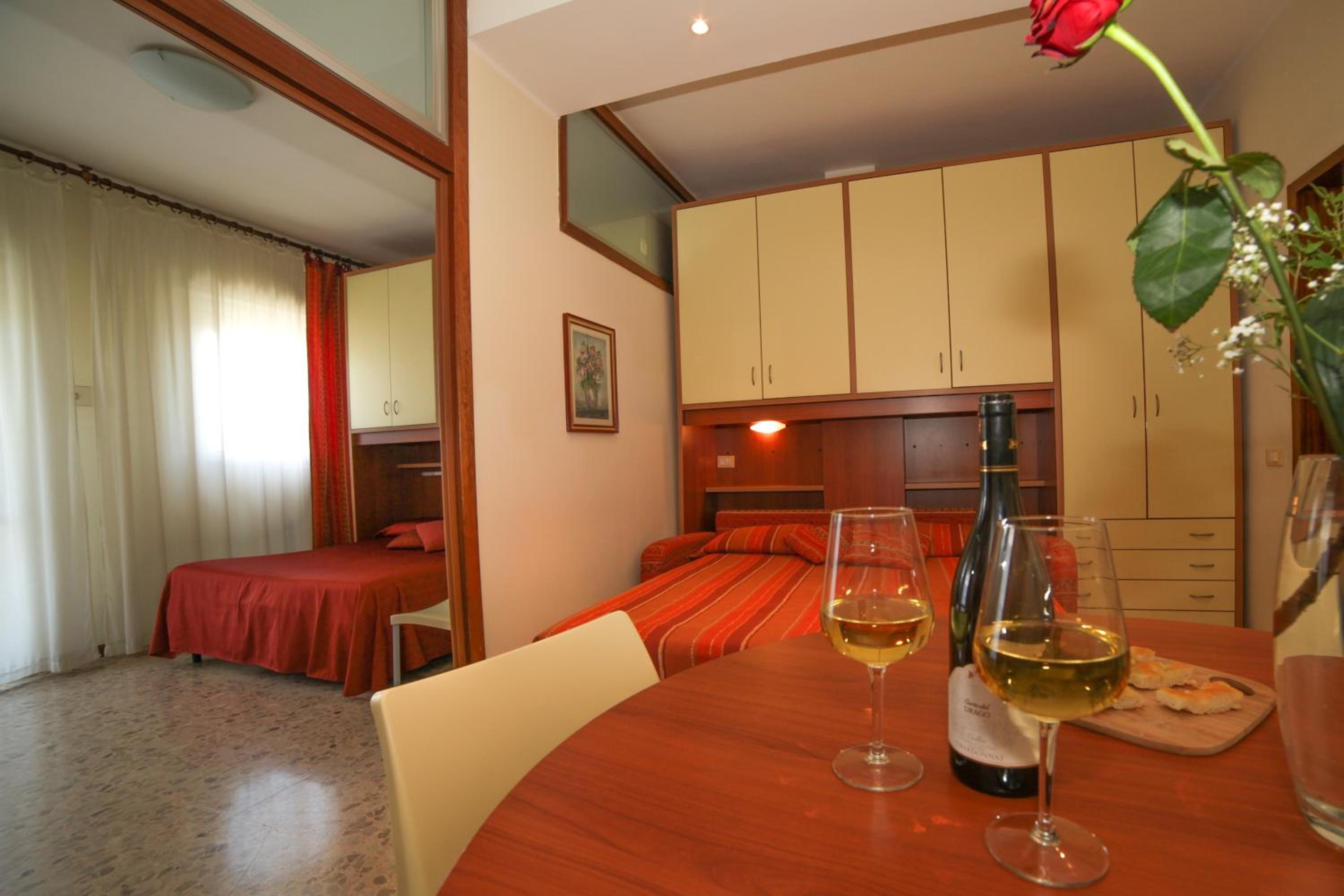 One-Bedroom Apartment no sea view