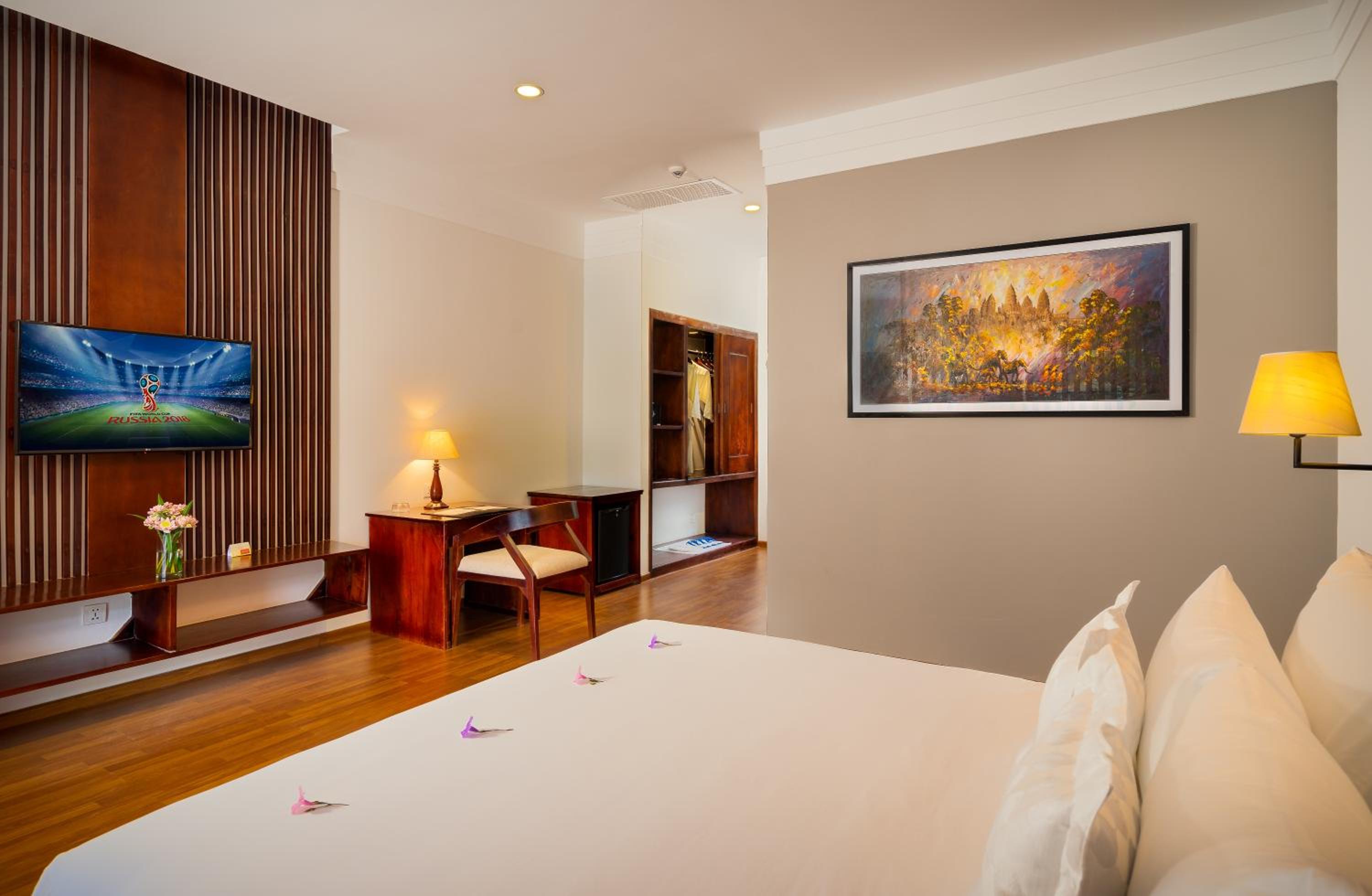 Grand Suite with Private Balcony photo 3