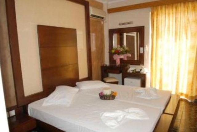 Double or Twin Room - Photo 3