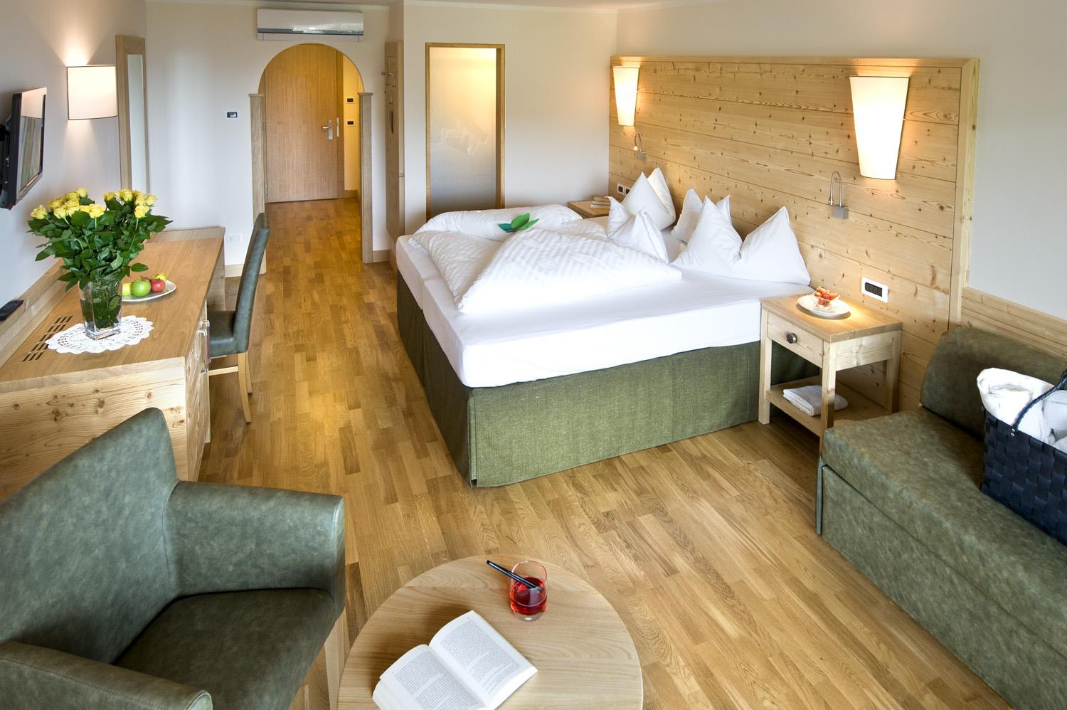 Deluxe Double Room with Balcony photo 2