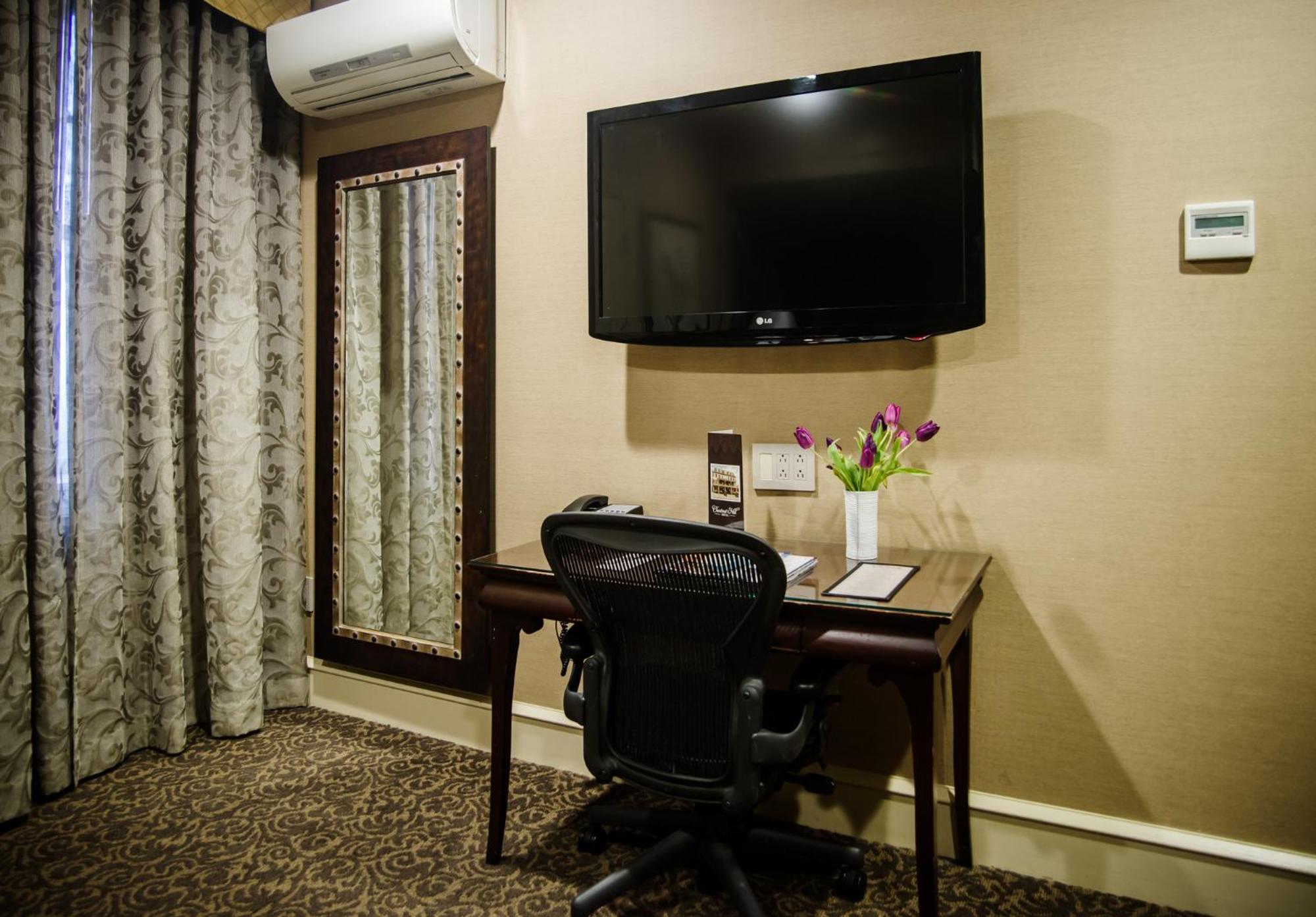 Double Room with Two Double Beds thumbnail 5