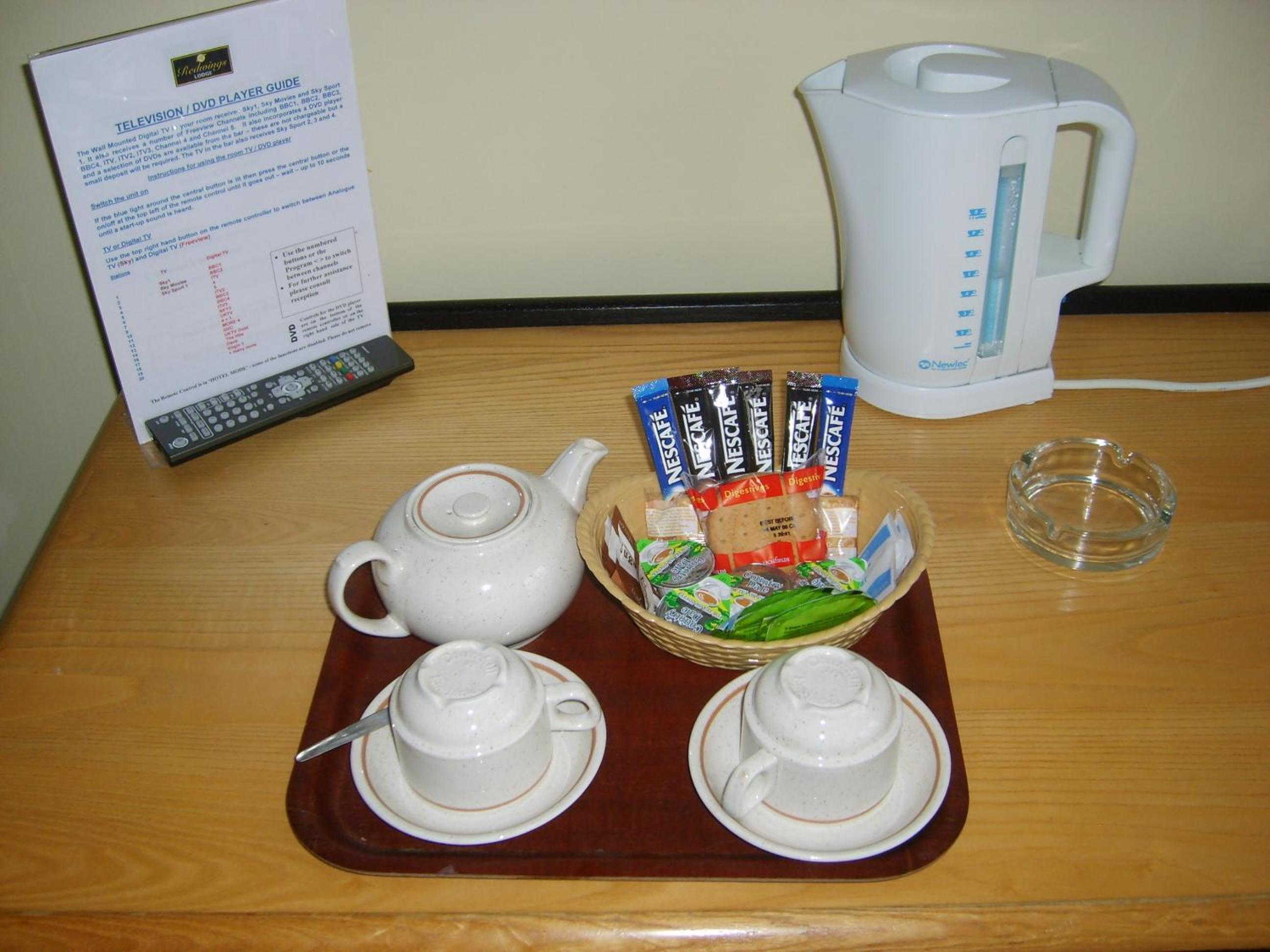 Twin Room - Disability Access - Photo 5