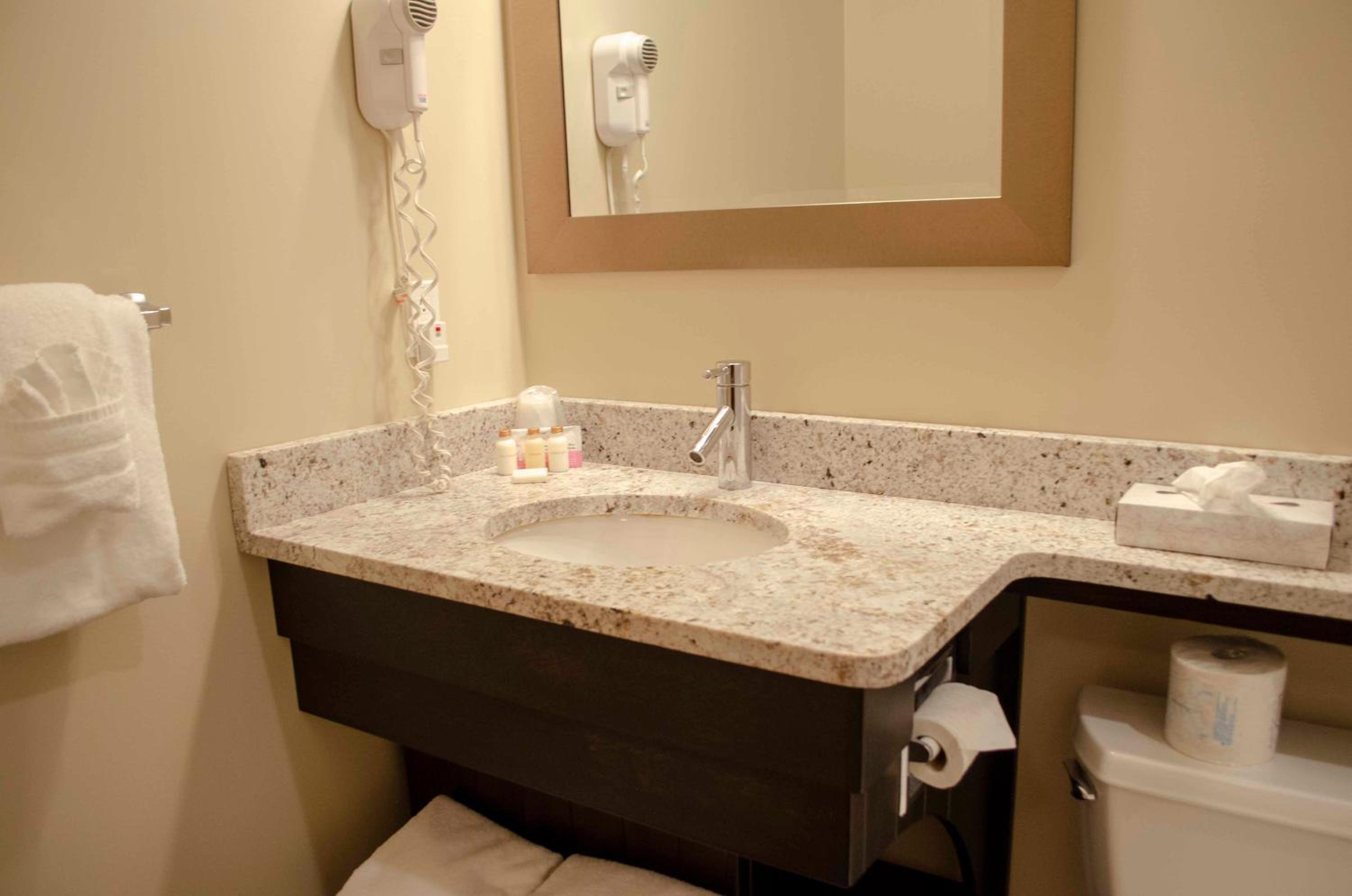 Deluxe Double Room - Photo 23