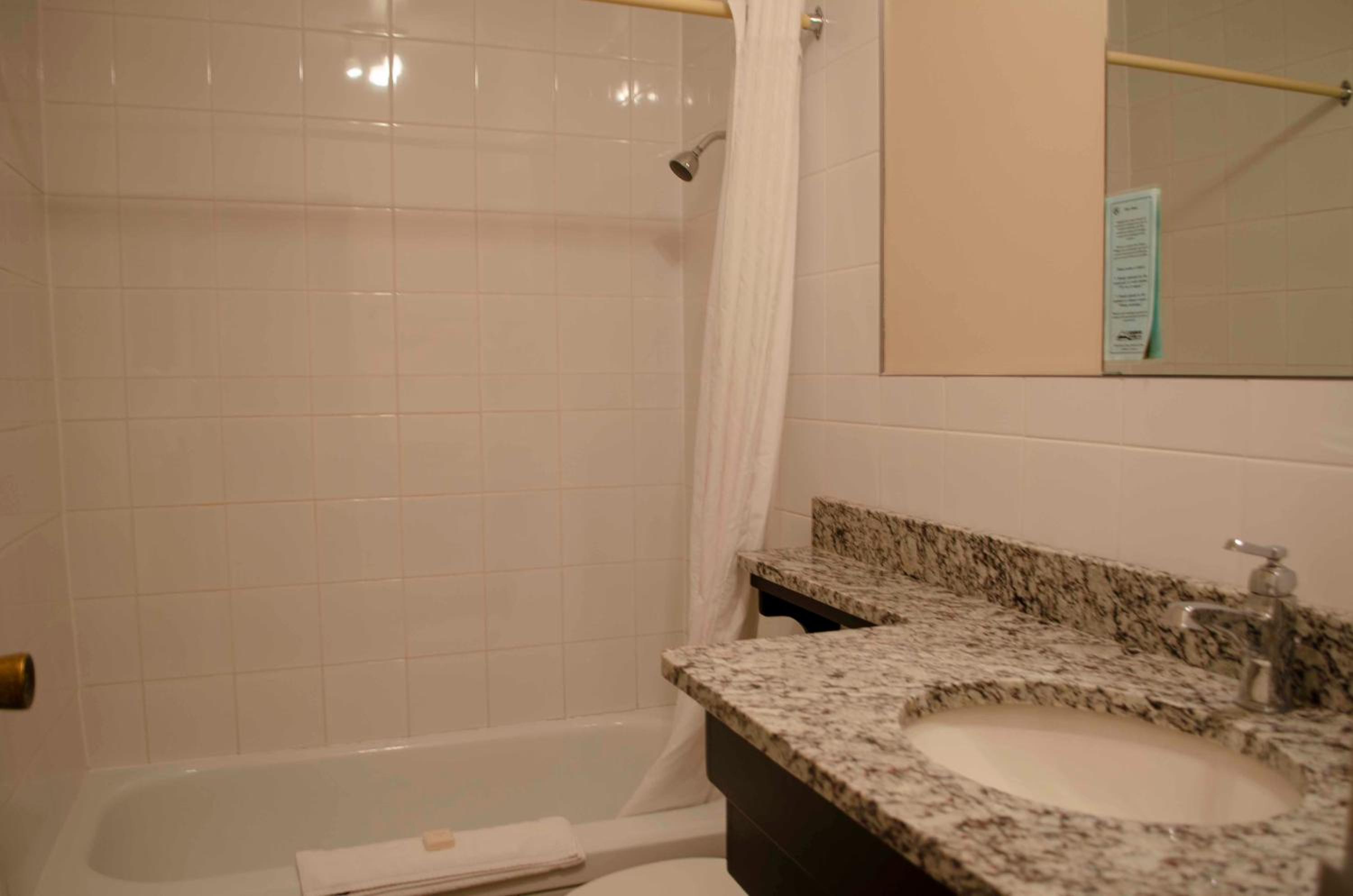 Deluxe Double Room - Photo 25