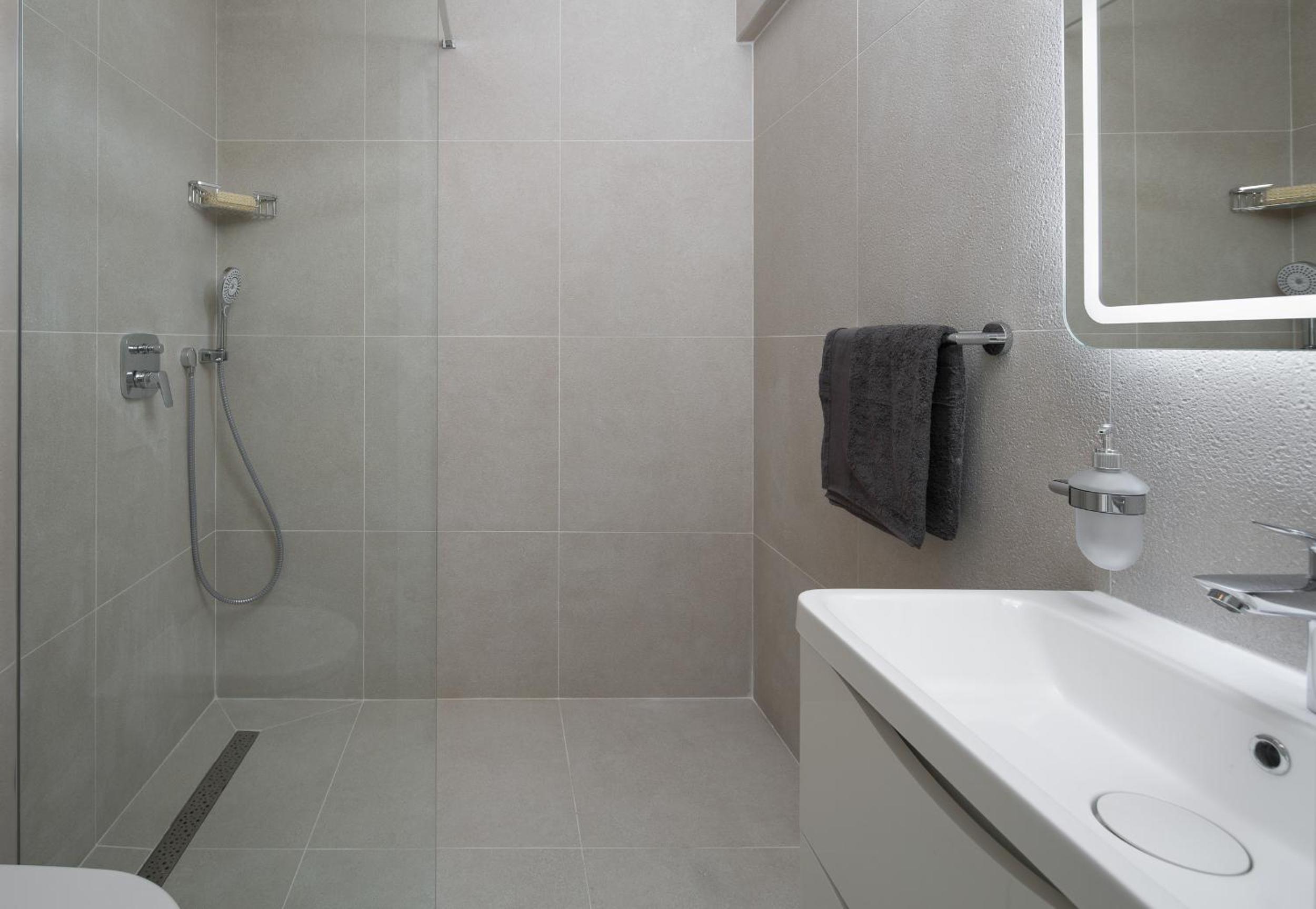 Two-Bedroom Apartment - Photo 3