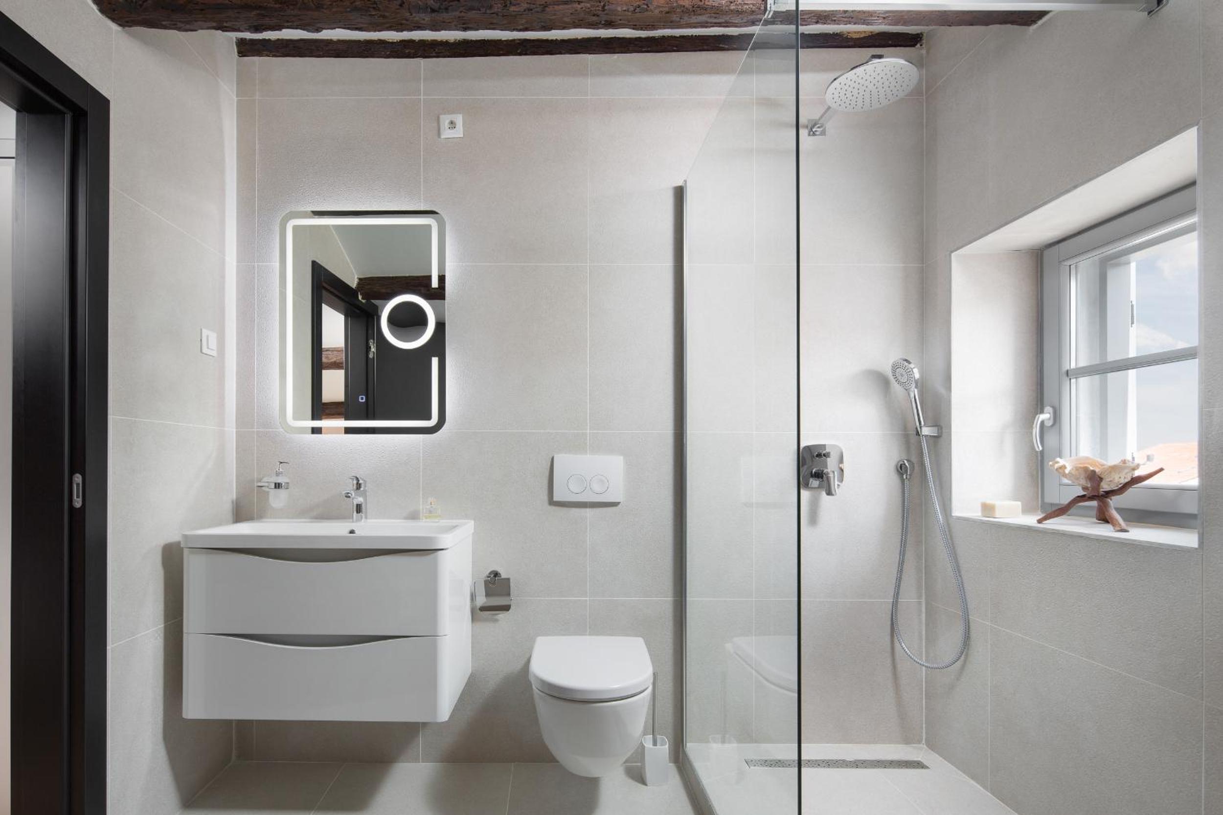 Two-Bedroom Apartment - Photo 2