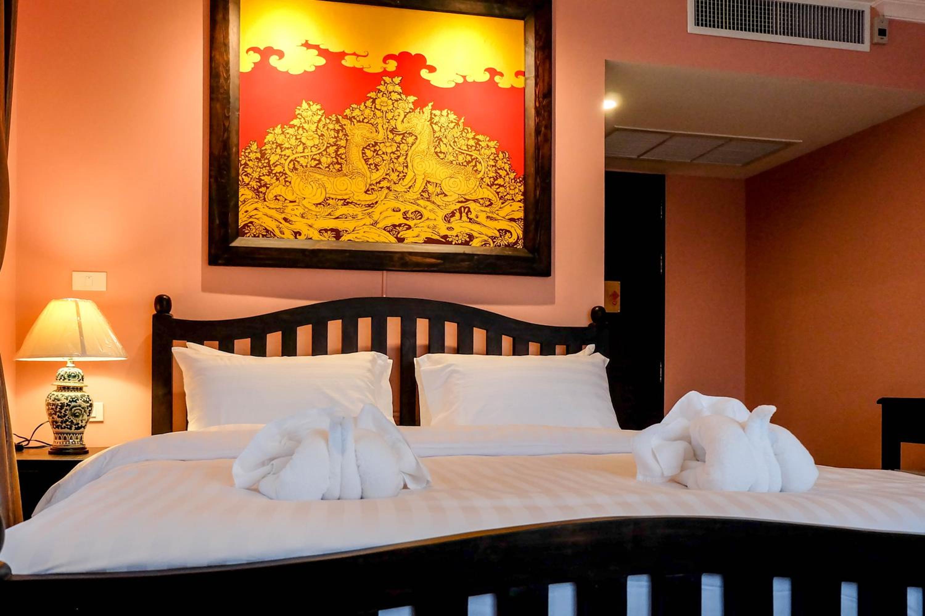 Deluxe Corner Double Room - Thai photo 3