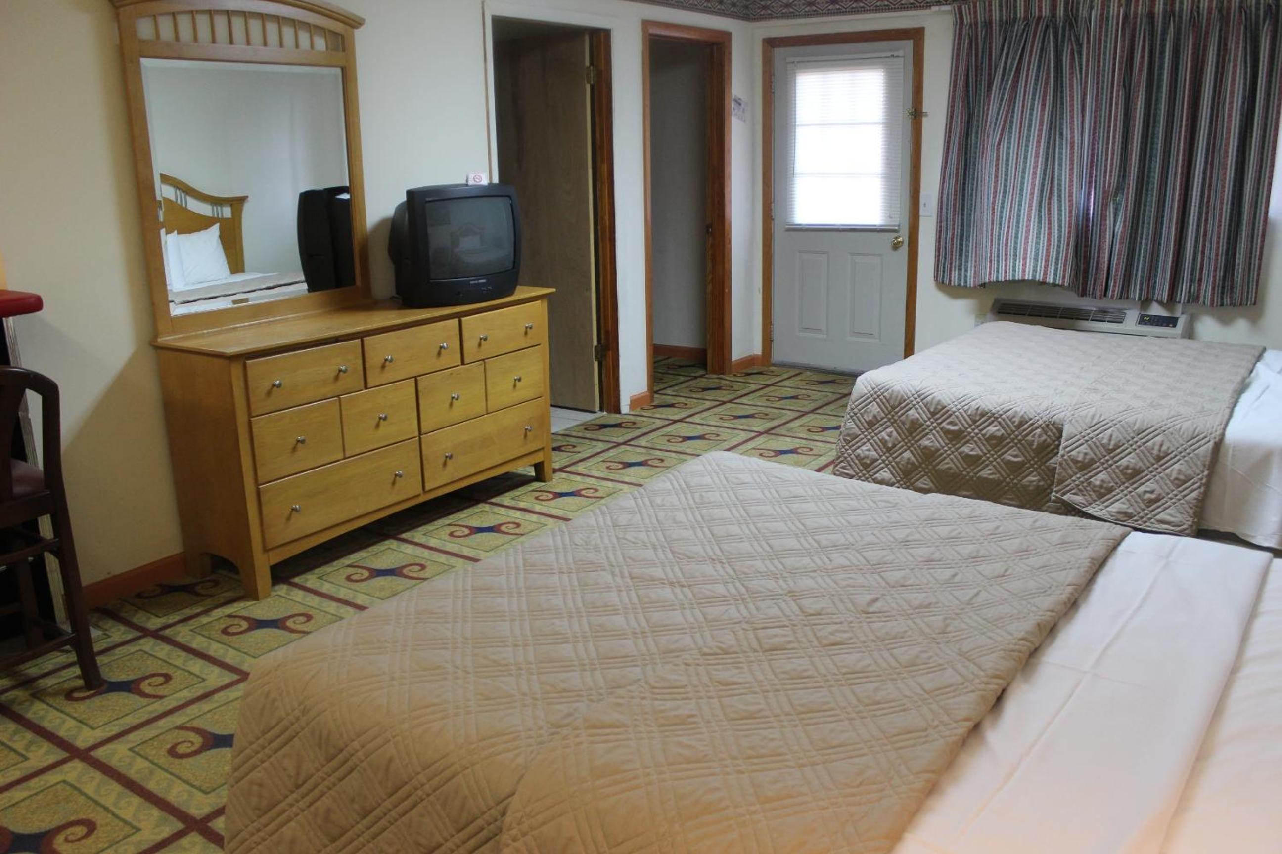 Double Room with Two Double Beds photo 2