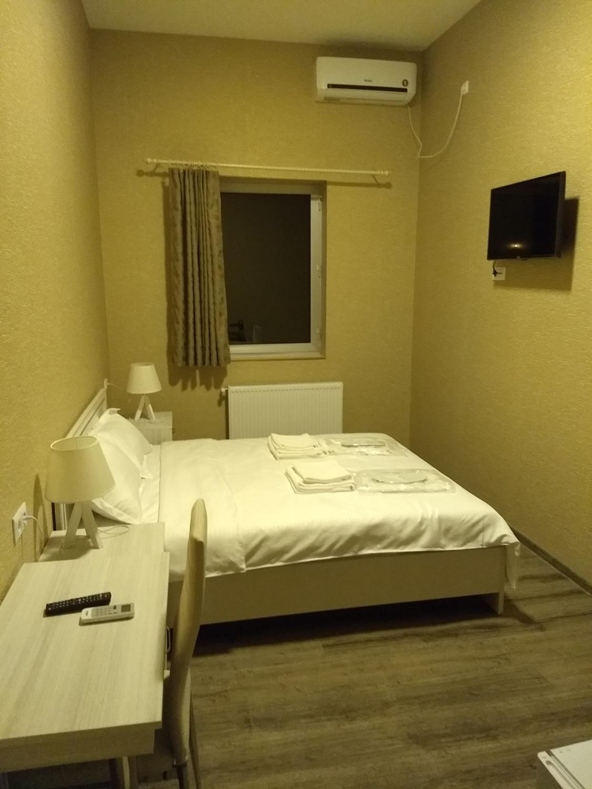 Standard King Room - Photo 2
