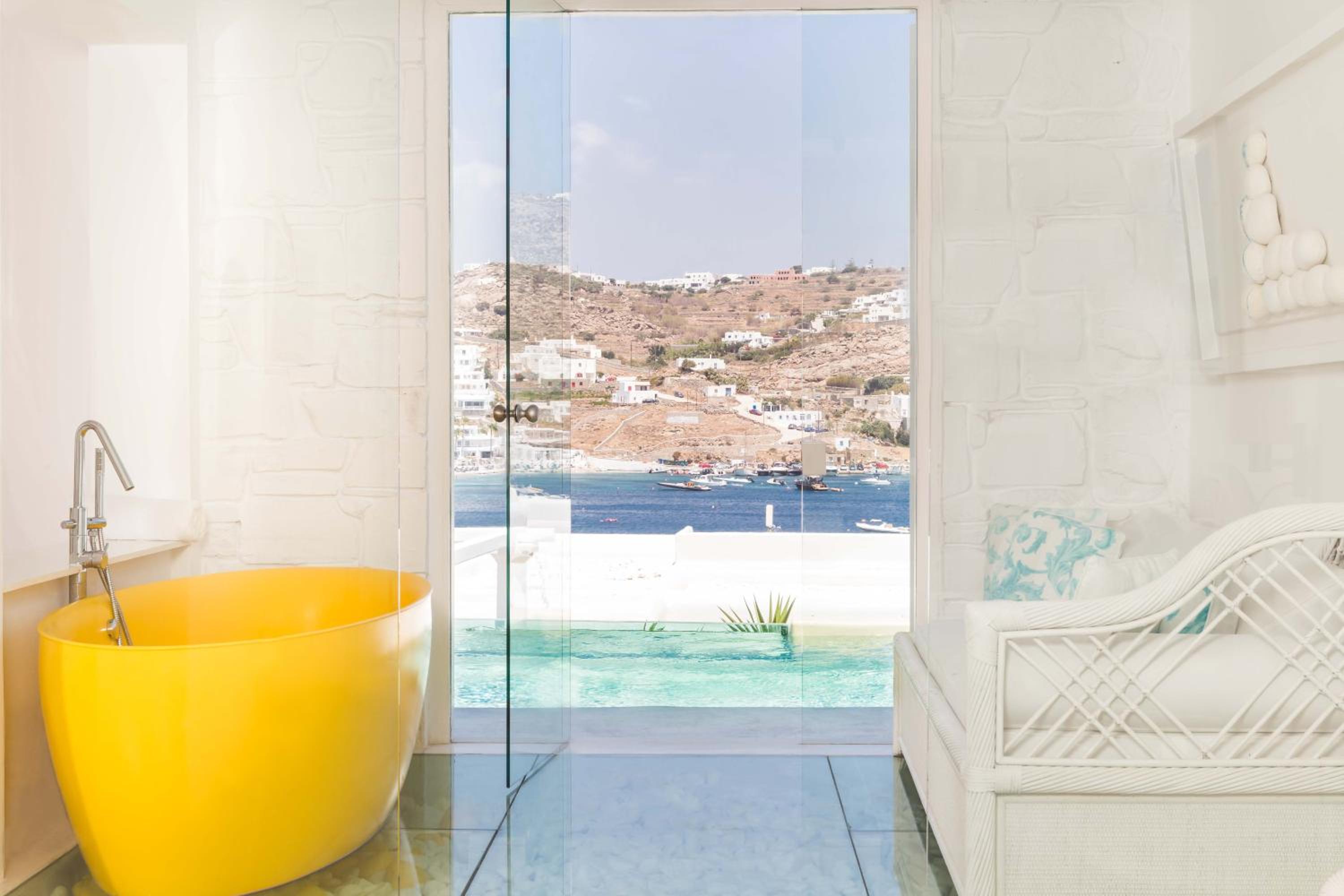 Suite with Pool - Photo 8
