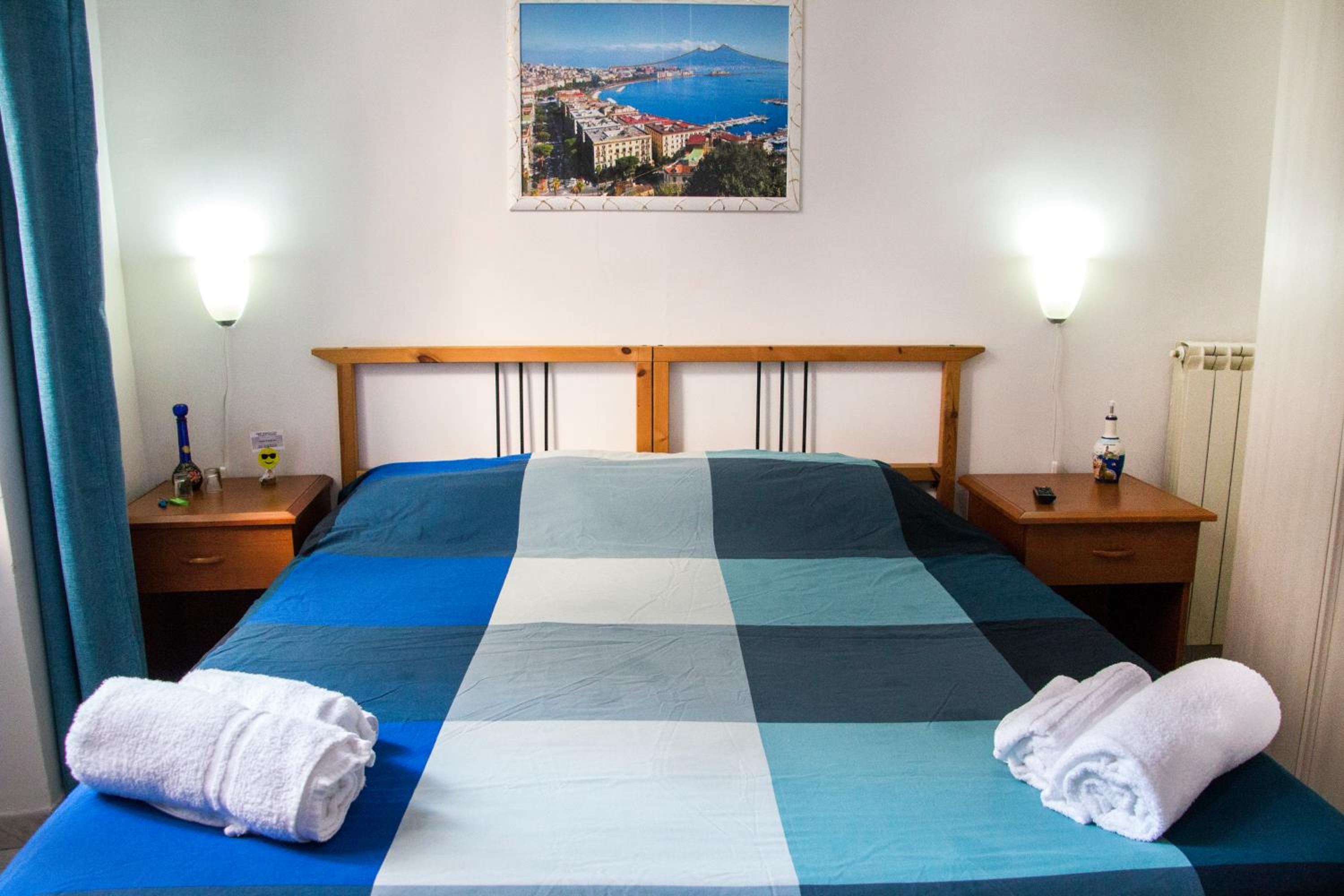 Standard Double Room With Shared Bathroom