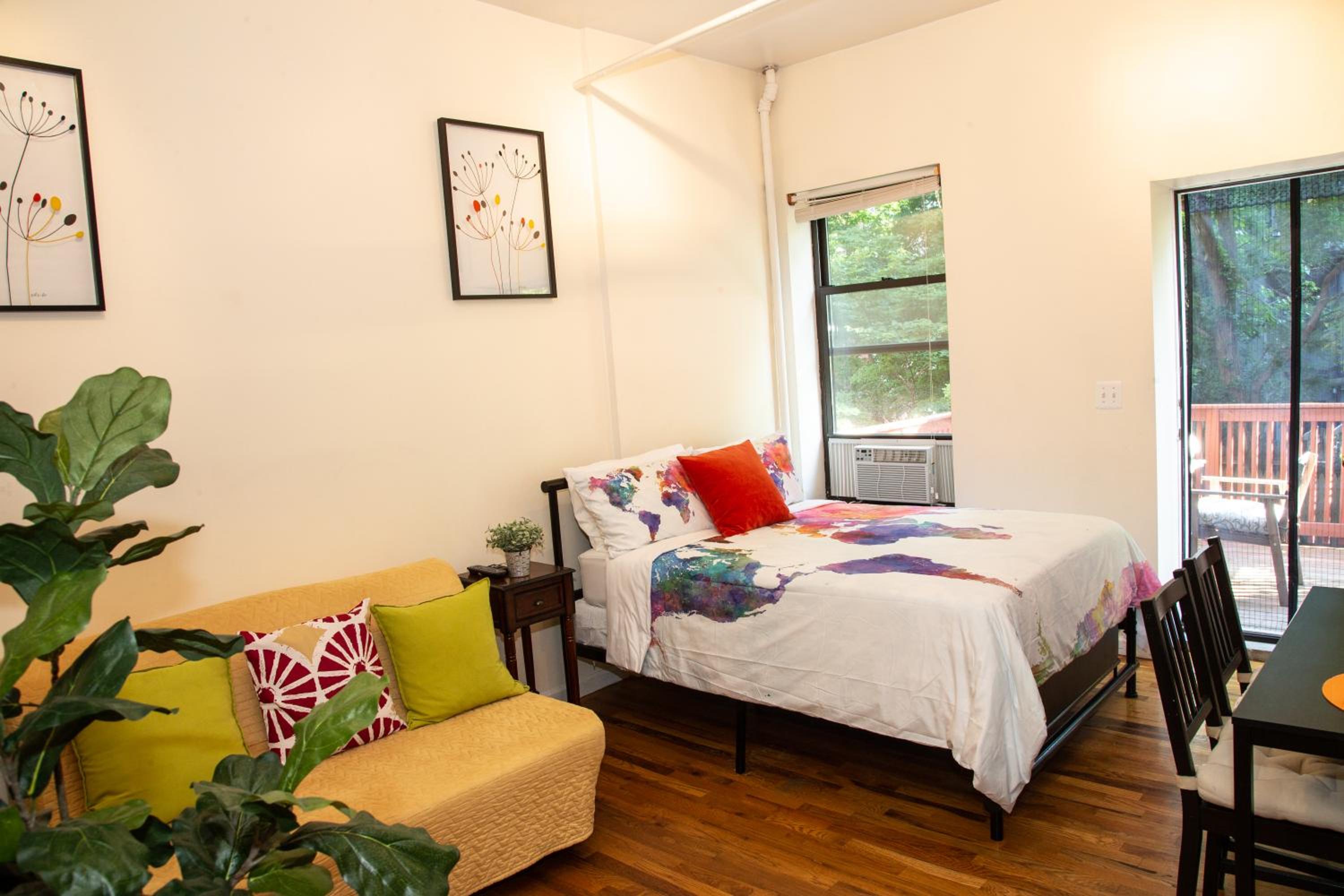 Studio Apartment photo 2