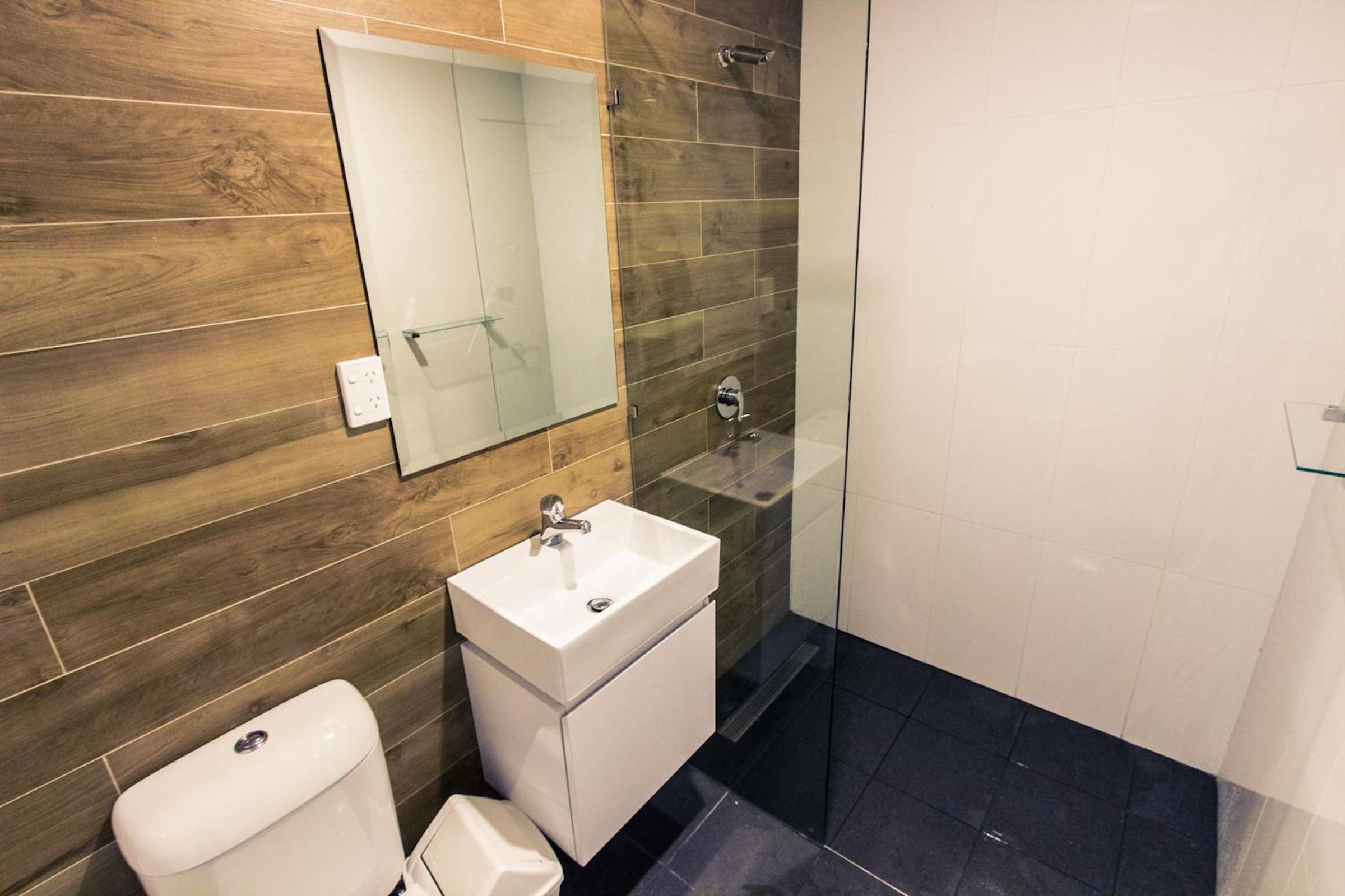 King Room with En Suite Bathroom photo 2