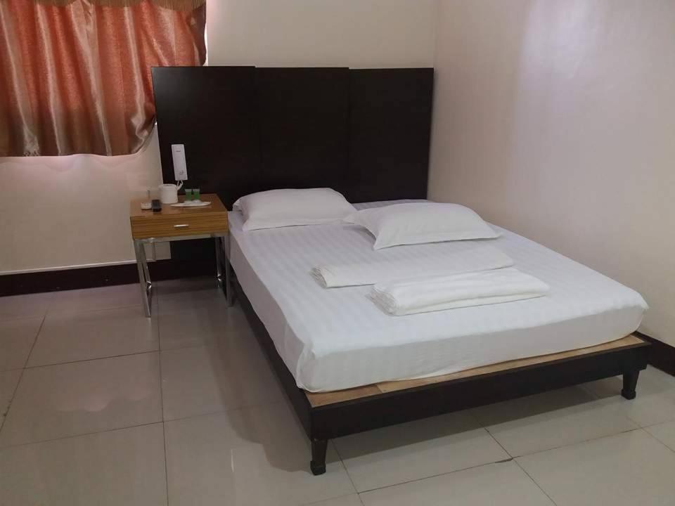 Queen Suite - Photo 1
