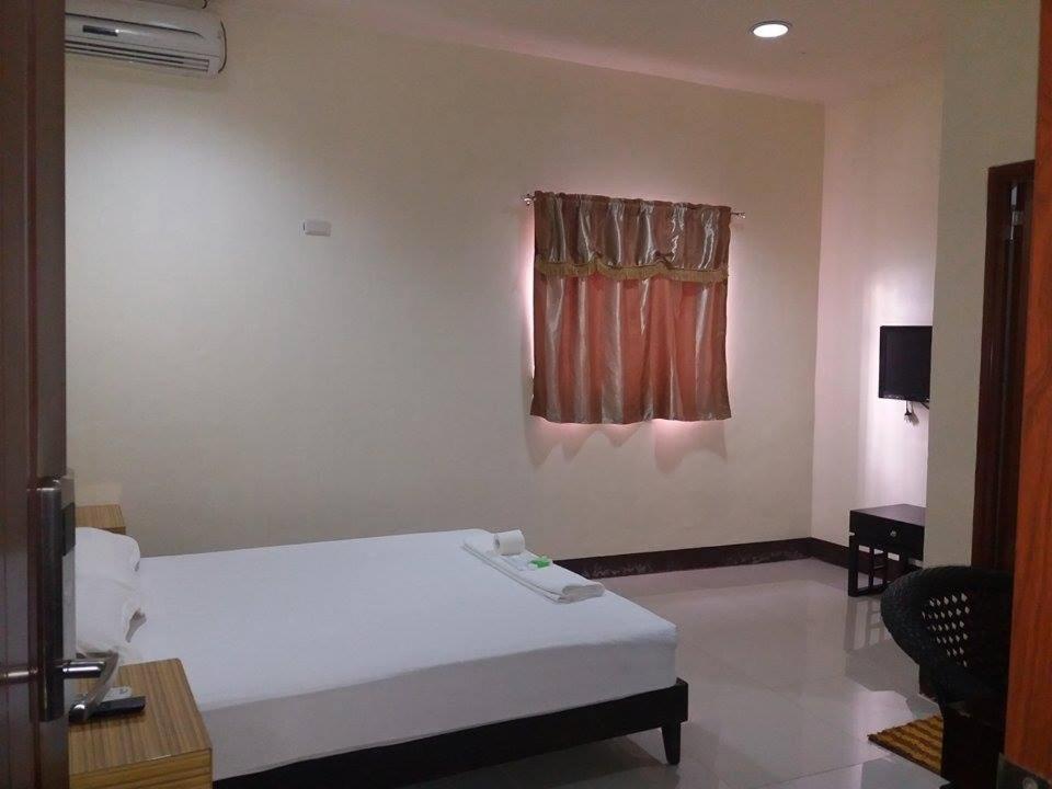 Queen Suite - Photo 3